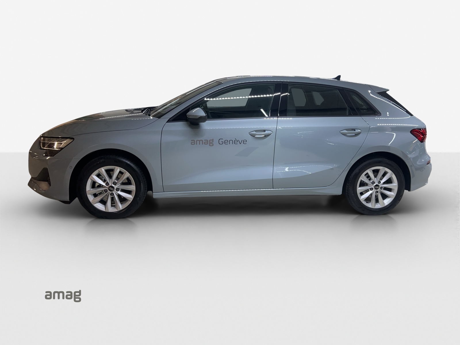 AUDI A3 Sportback TFSI 85 kW Ambition S-tronic-image-1