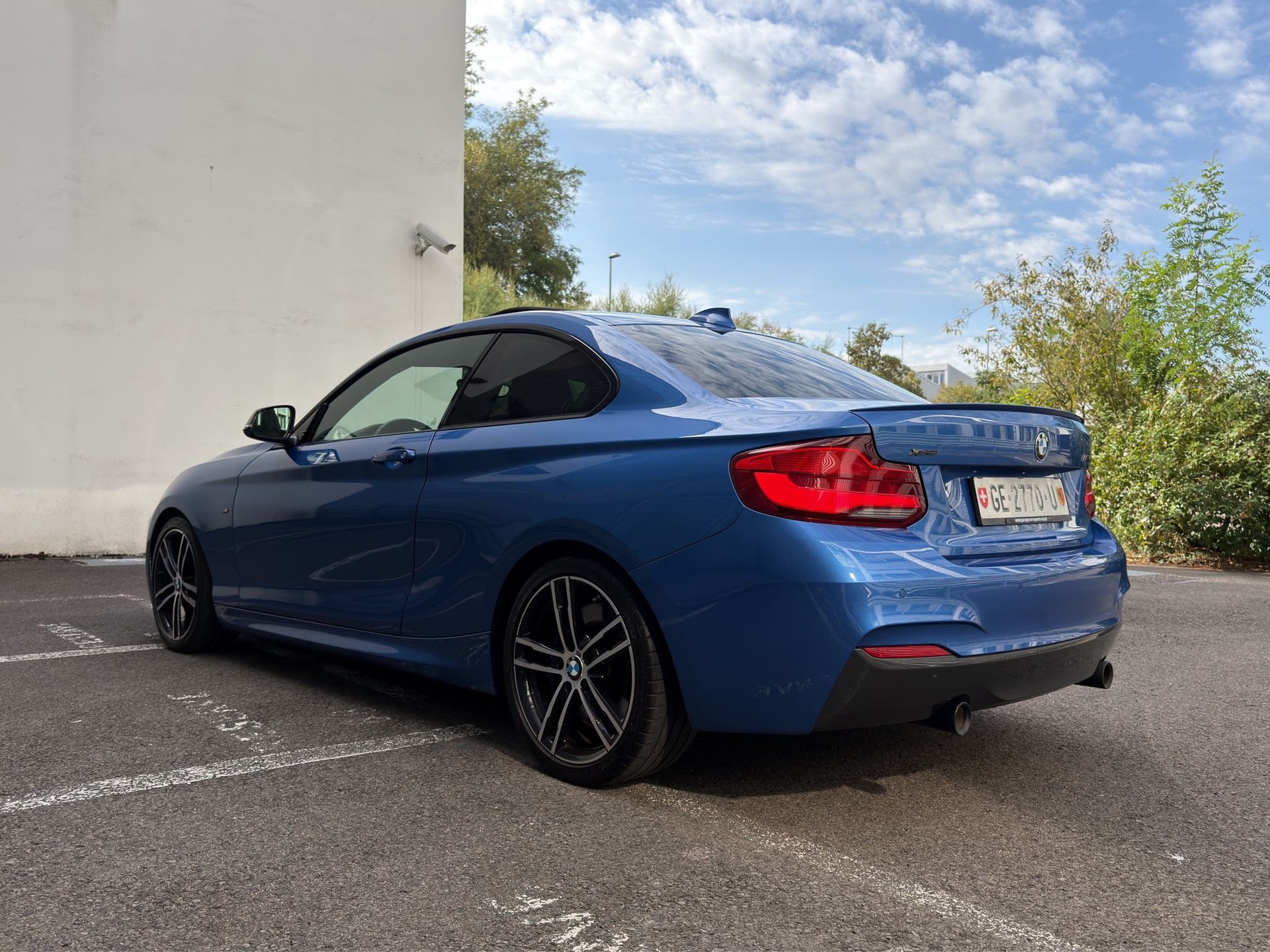 BMW M240i xDrive Steptronic-image-3