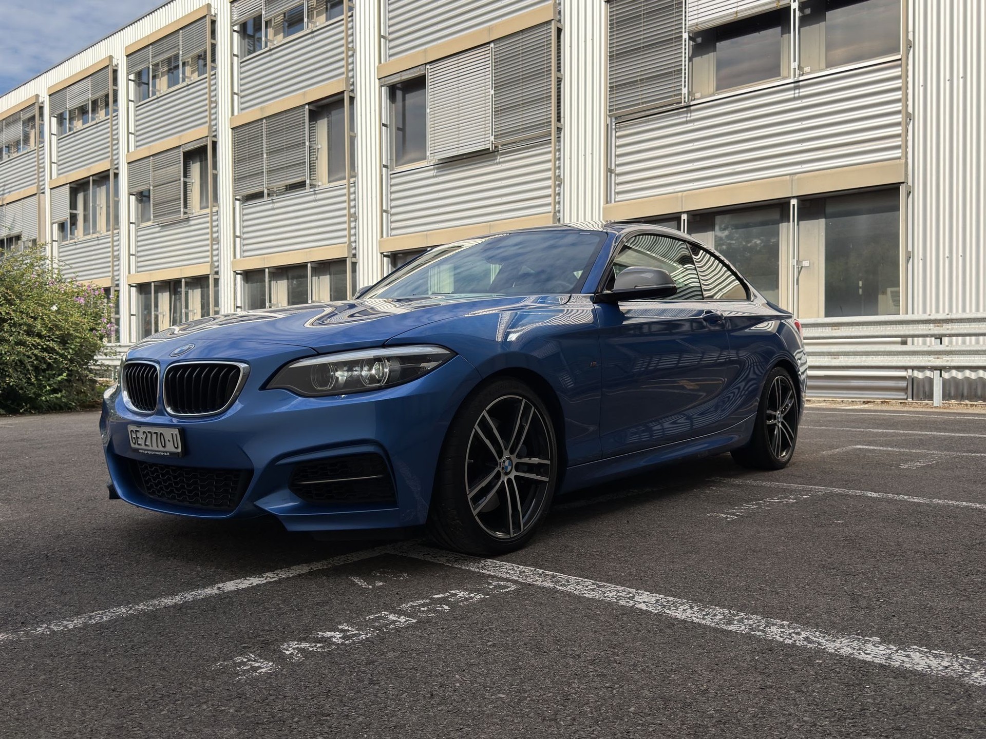 BMW M240i xDrive Steptronic-image-5