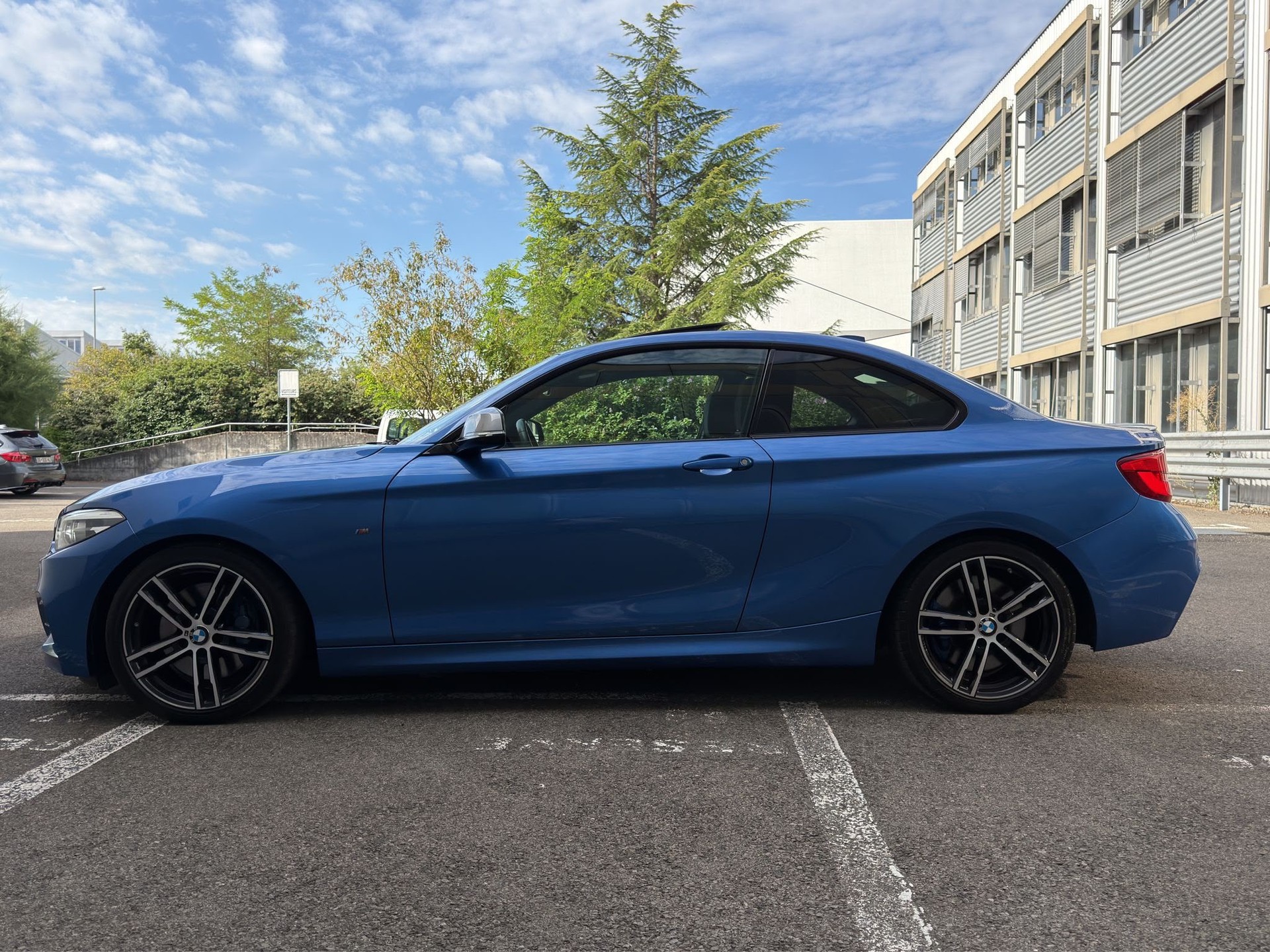 BMW M240i xDrive Steptronic-image-4