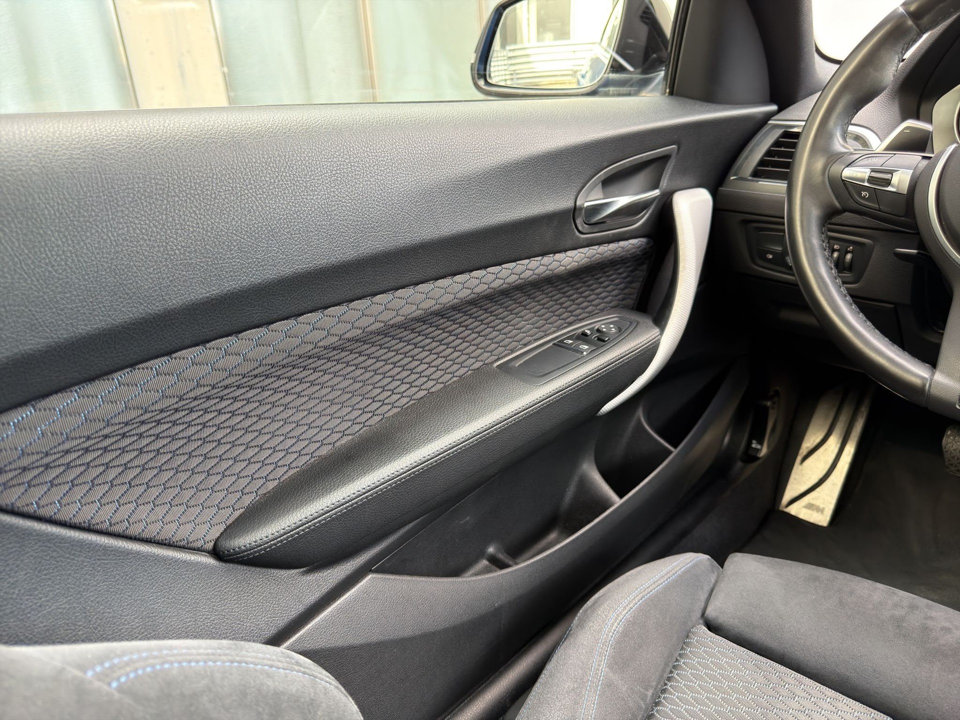 BMW M240i xDrive Steptronic-image-10