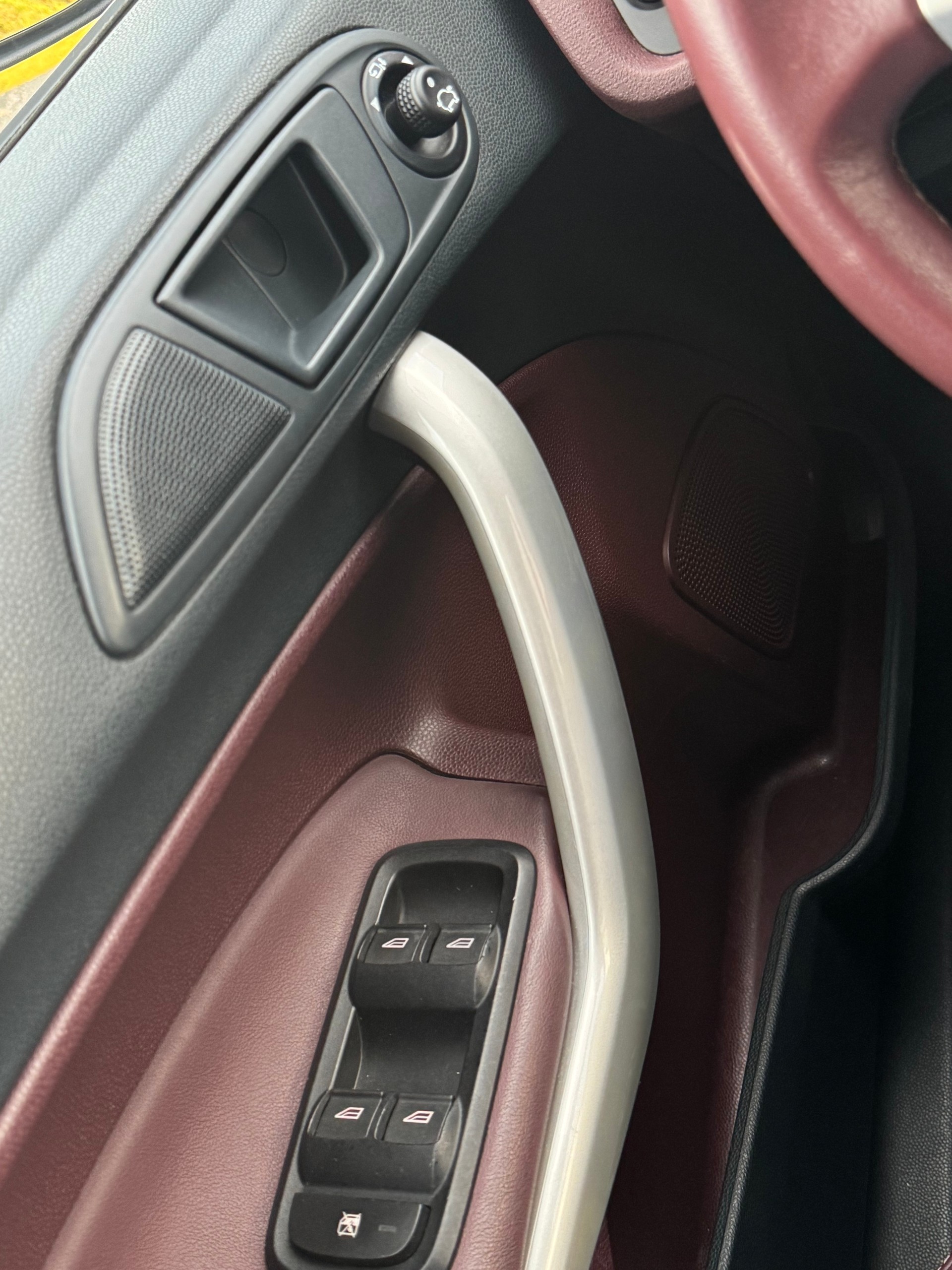 FORD Fiesta 1.6 16V Titanium-image-12