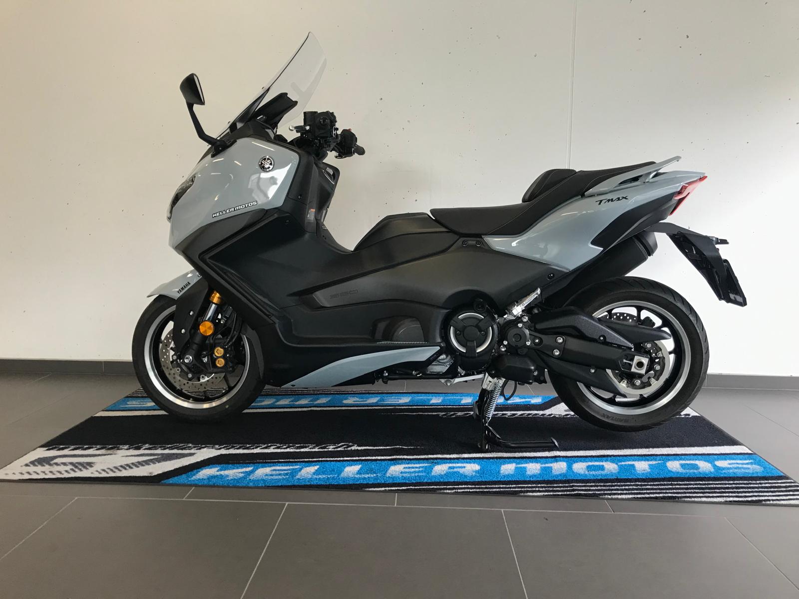 YAMAHA Tech-Max-showroom-element-1