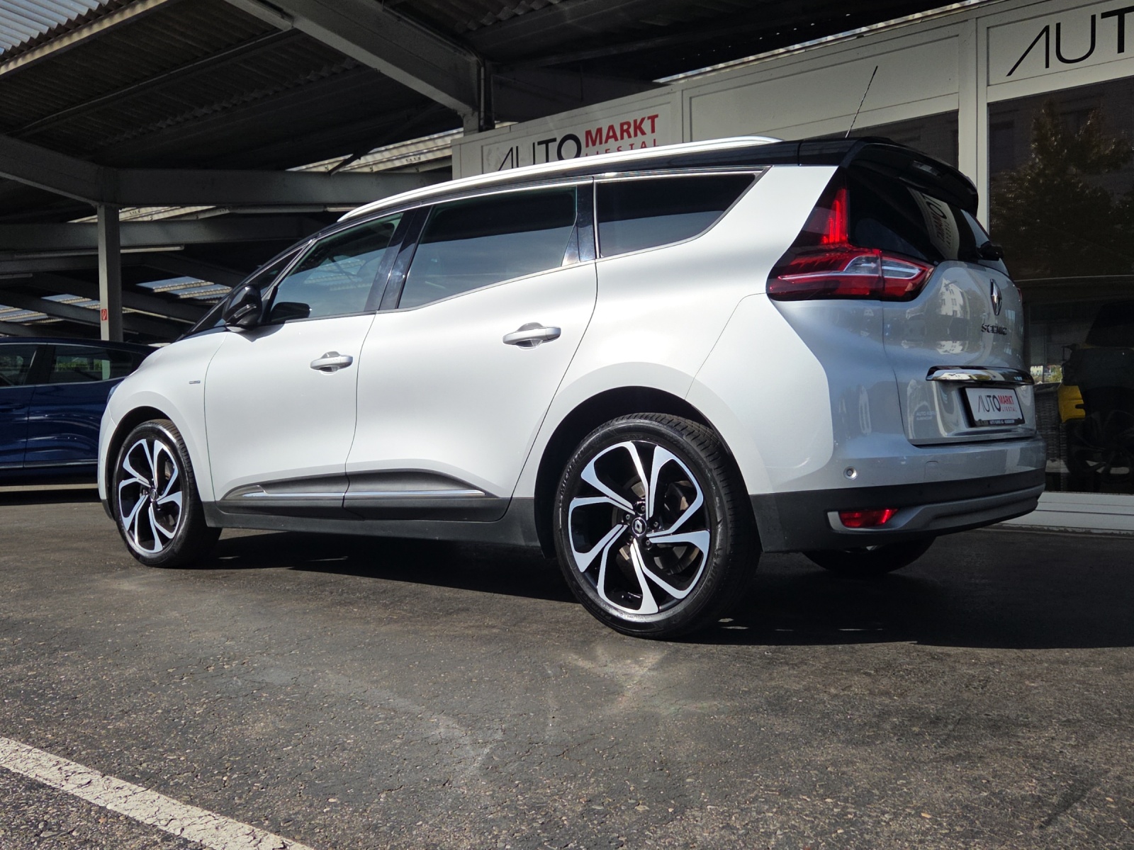 RENAULT Grand Scénic 1.5 dCi Zen EDC-image-2