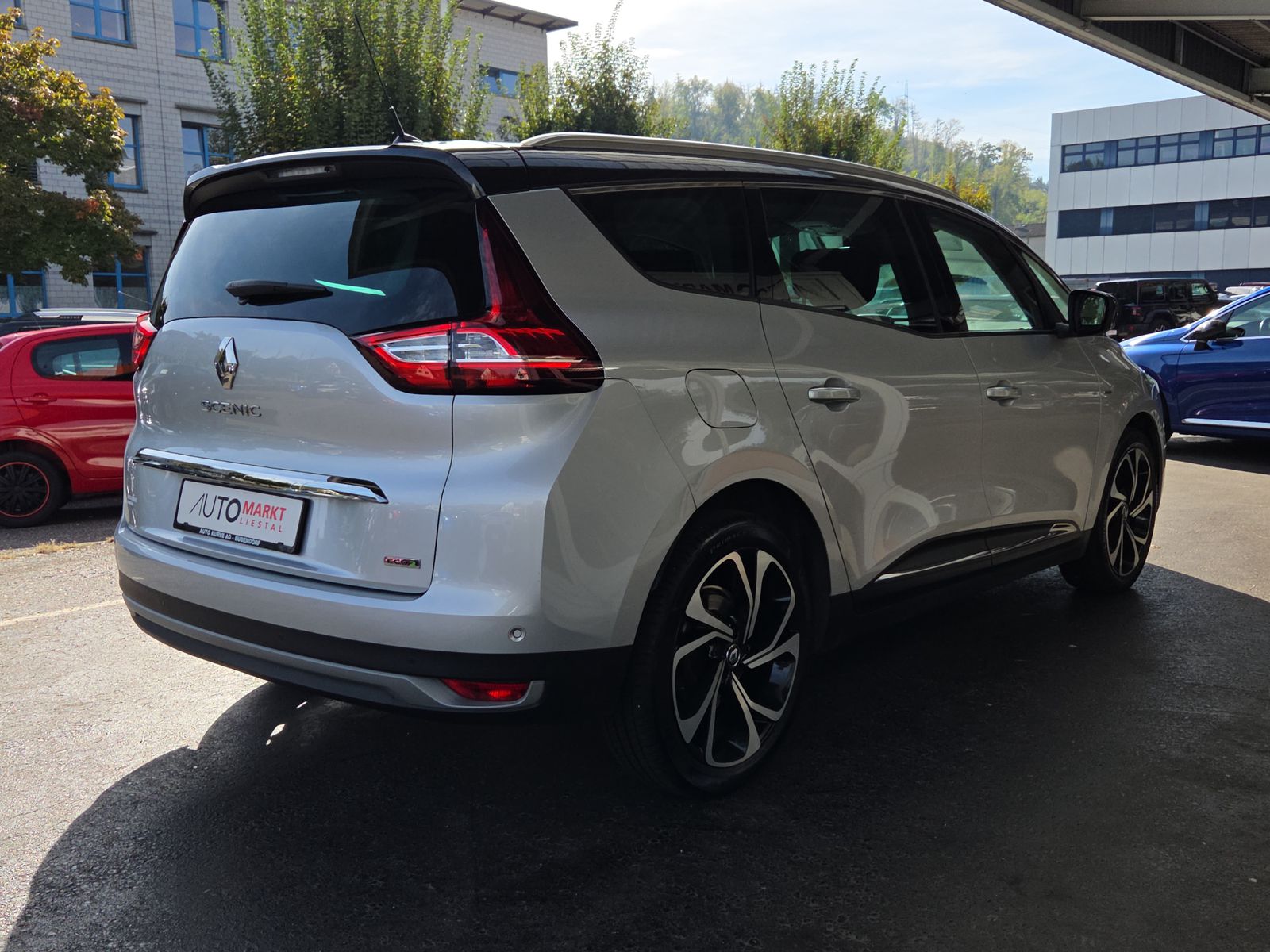 RENAULT Grand Scénic 1.5 dCi Zen EDC-image-12