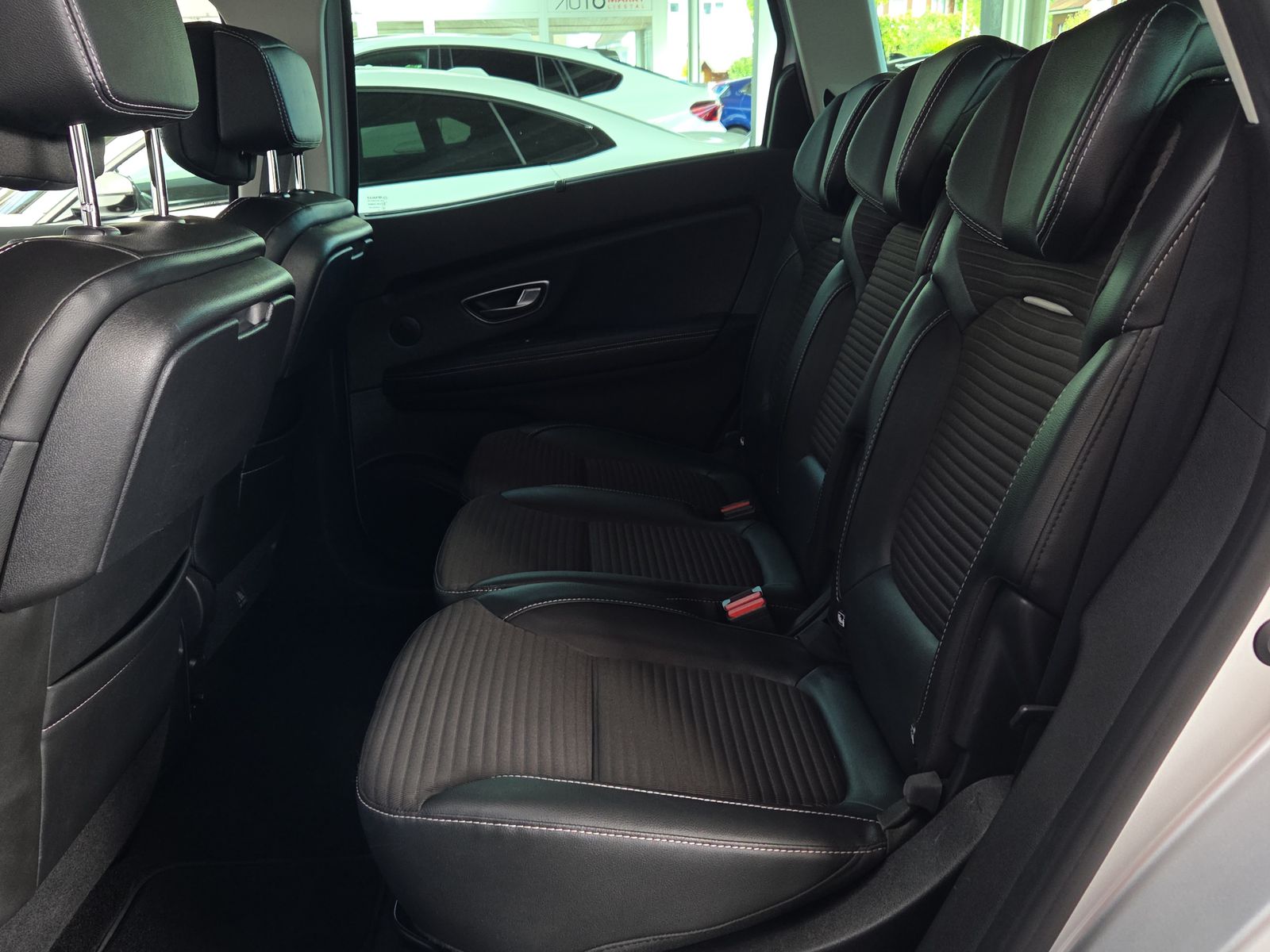 RENAULT Grand Scénic 1.5 dCi Zen EDC-image-10