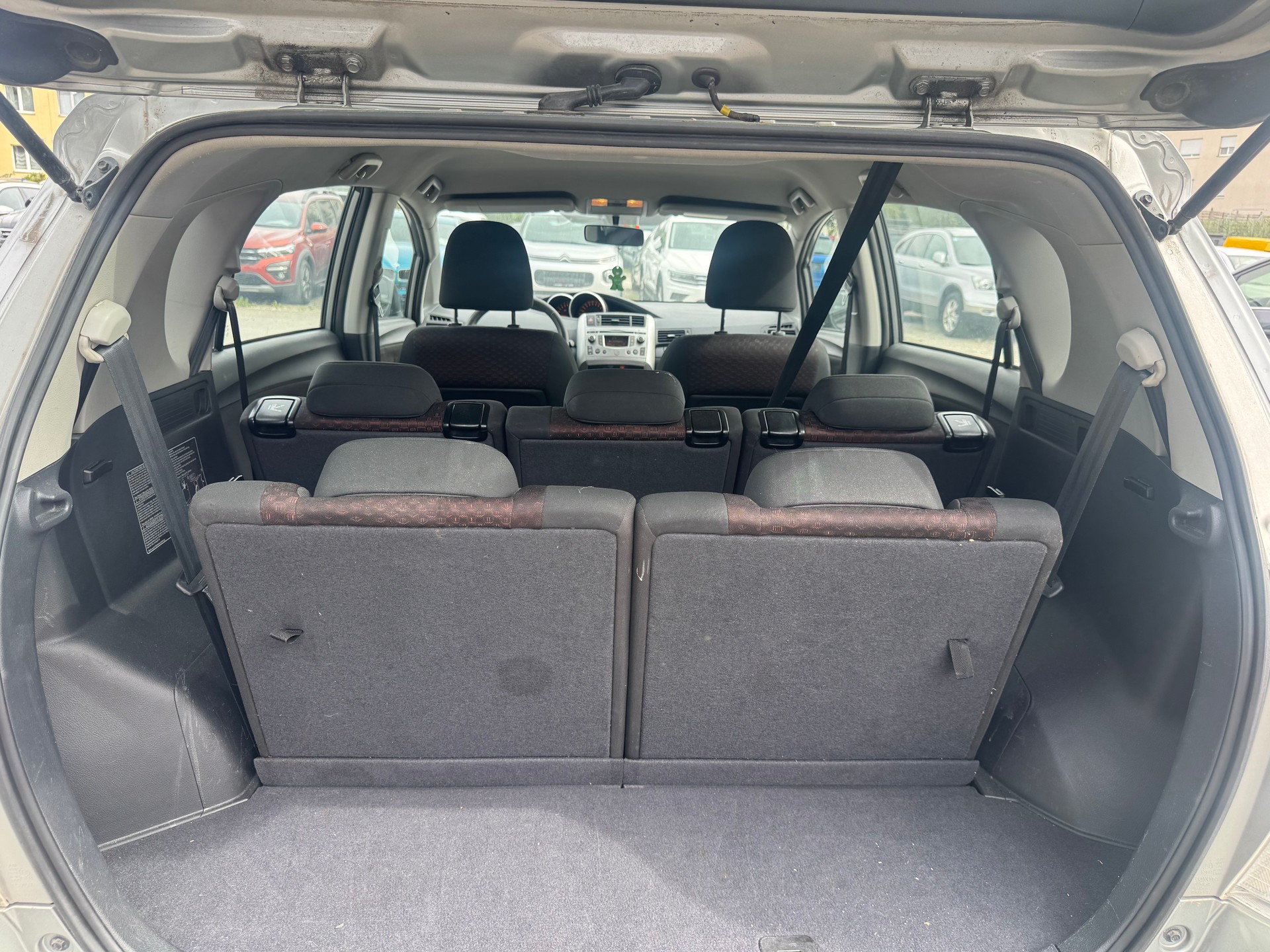 TOYOTA Verso 1.8 Linea Sol-image-4