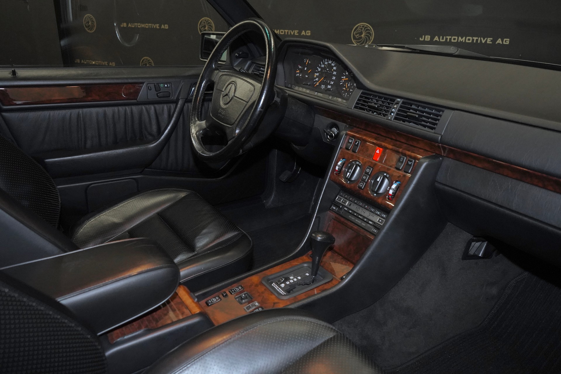 MERCEDES-BENZ 500 E Automatic-image-9