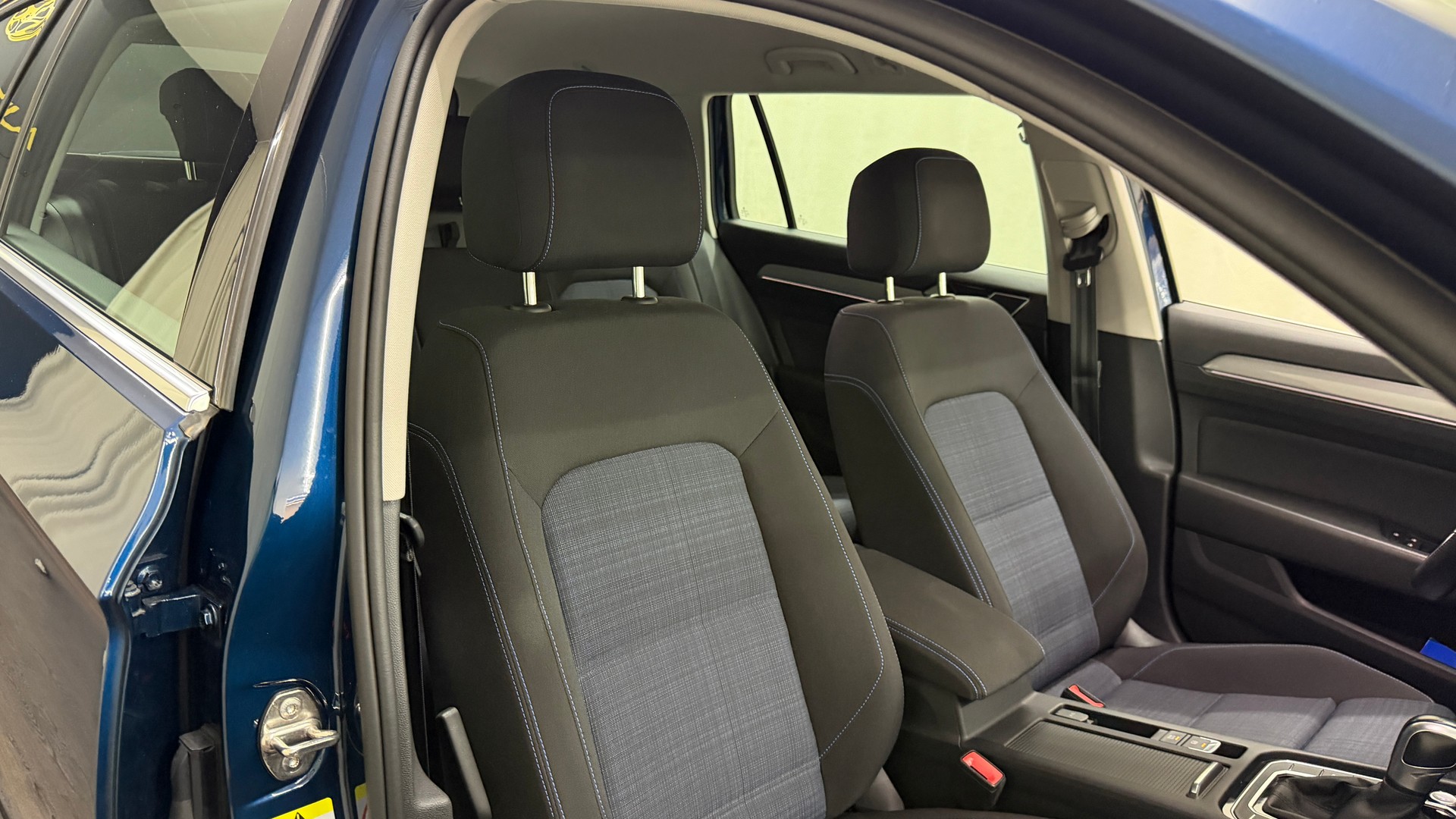 VW Passat Variant 1.4 TSI GTE Hybrid DSG-image-11