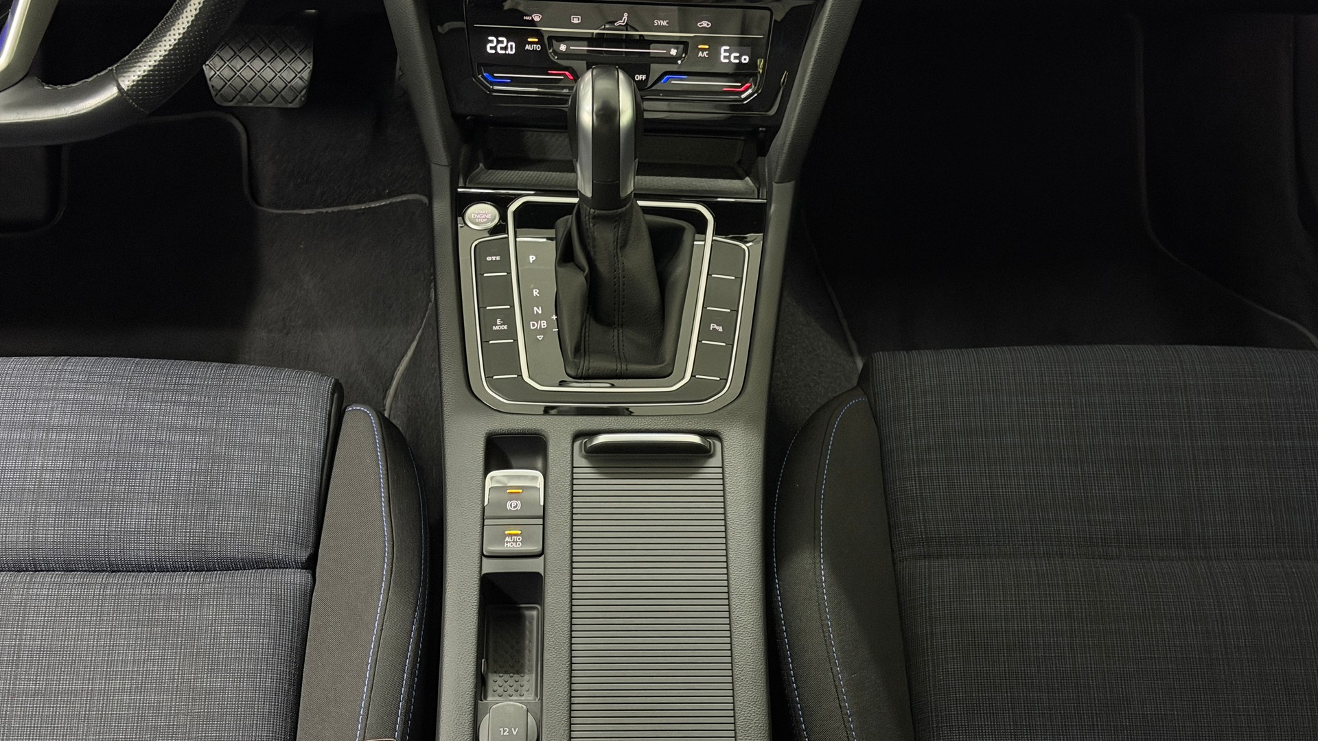 VW Passat Variant 1.4 TSI GTE Hybrid DSG-image-14