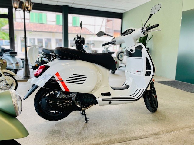 PIAGGIO Vespa GTS 125 Super Sport ABS-showroom-element-2