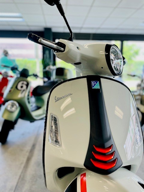 PIAGGIO Vespa GTS 125 Super Sport ABS-image-5