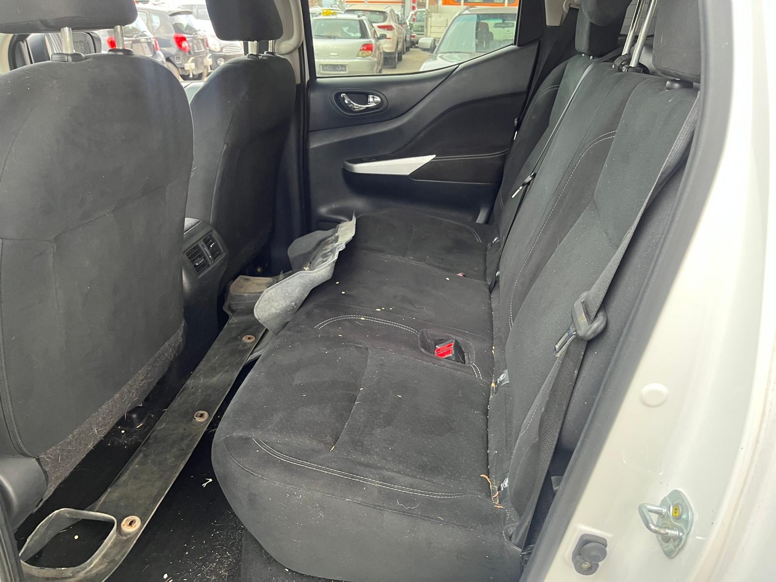 NISSAN Navara Double Cab N-Connecta 2.3 dCi 4WD Automatic-image-7