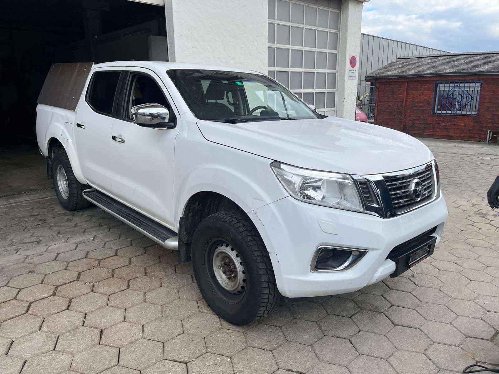 NISSAN Navara Double Cab N-Connecta 2.3 dCi 4WD Automatic-showroom-element-1