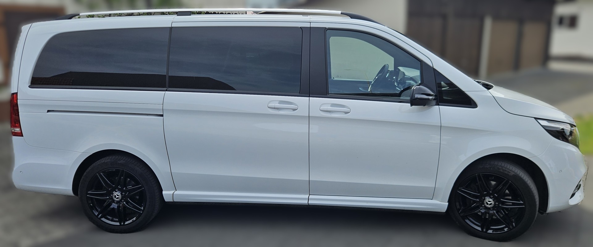 MERCEDES-BENZ V 300 d lang Swiss Edition 4Matic 9G-Tronic-image-1