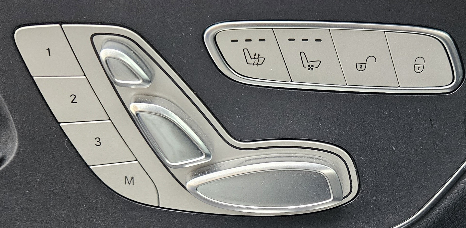 MERCEDES-BENZ V 300 d lang Swiss Edition 4Matic 9G-Tronic-image-6