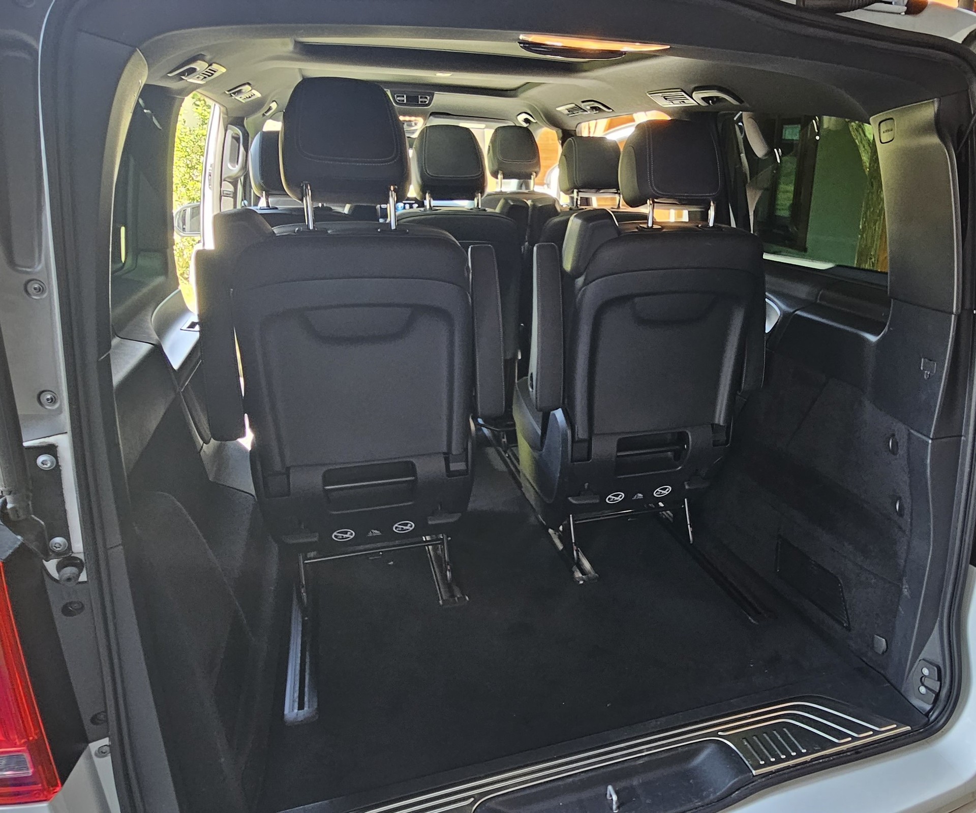 MERCEDES-BENZ V 300 d lang Swiss Edition 4Matic 9G-Tronic-image-8