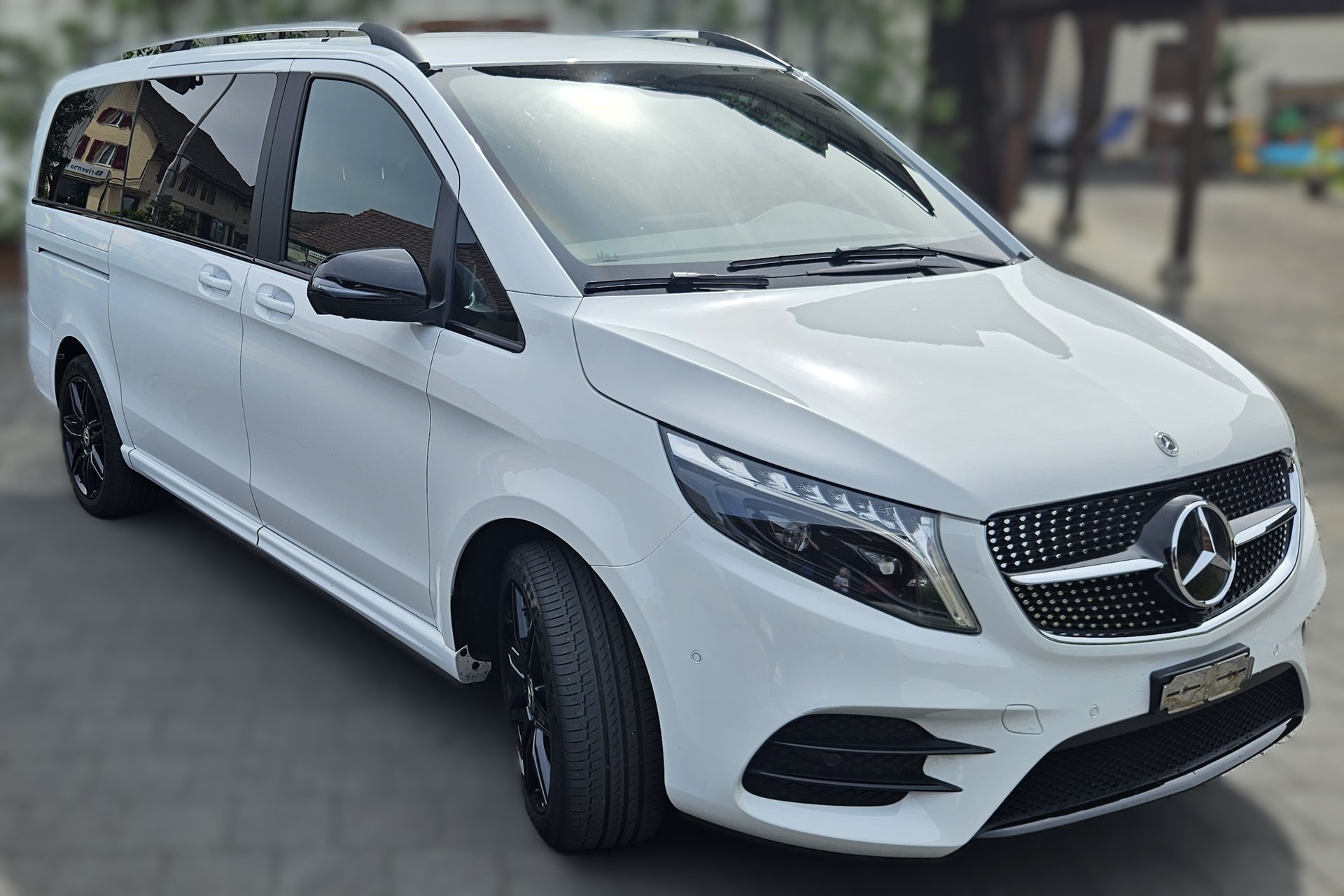 MERCEDES-BENZ V 300 d lang Swiss Edition 4Matic 9G-Tronic-image-0