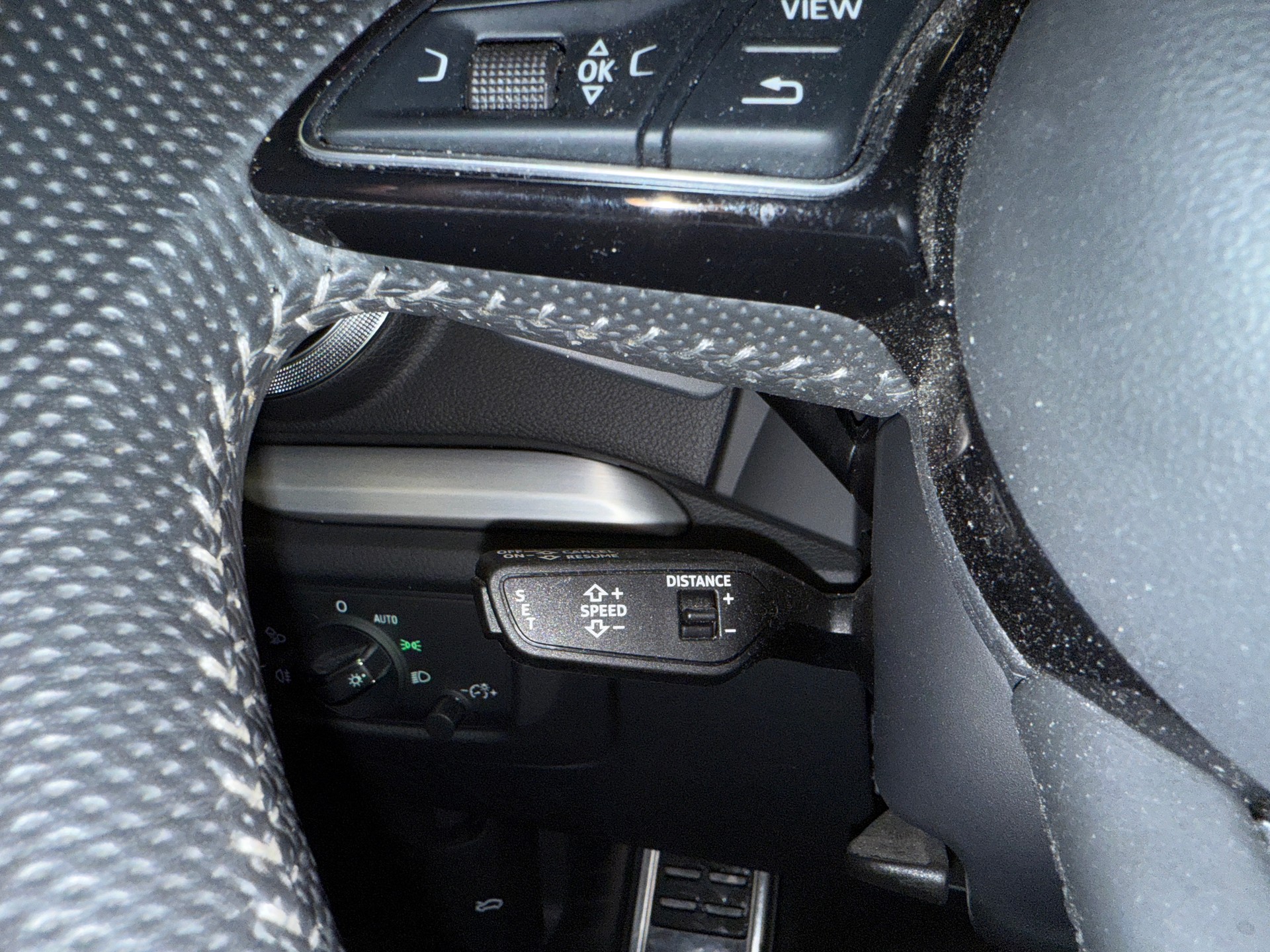 AUDI A3 Sportback 40 TFSI e-tron Sport S-tronic-image-6