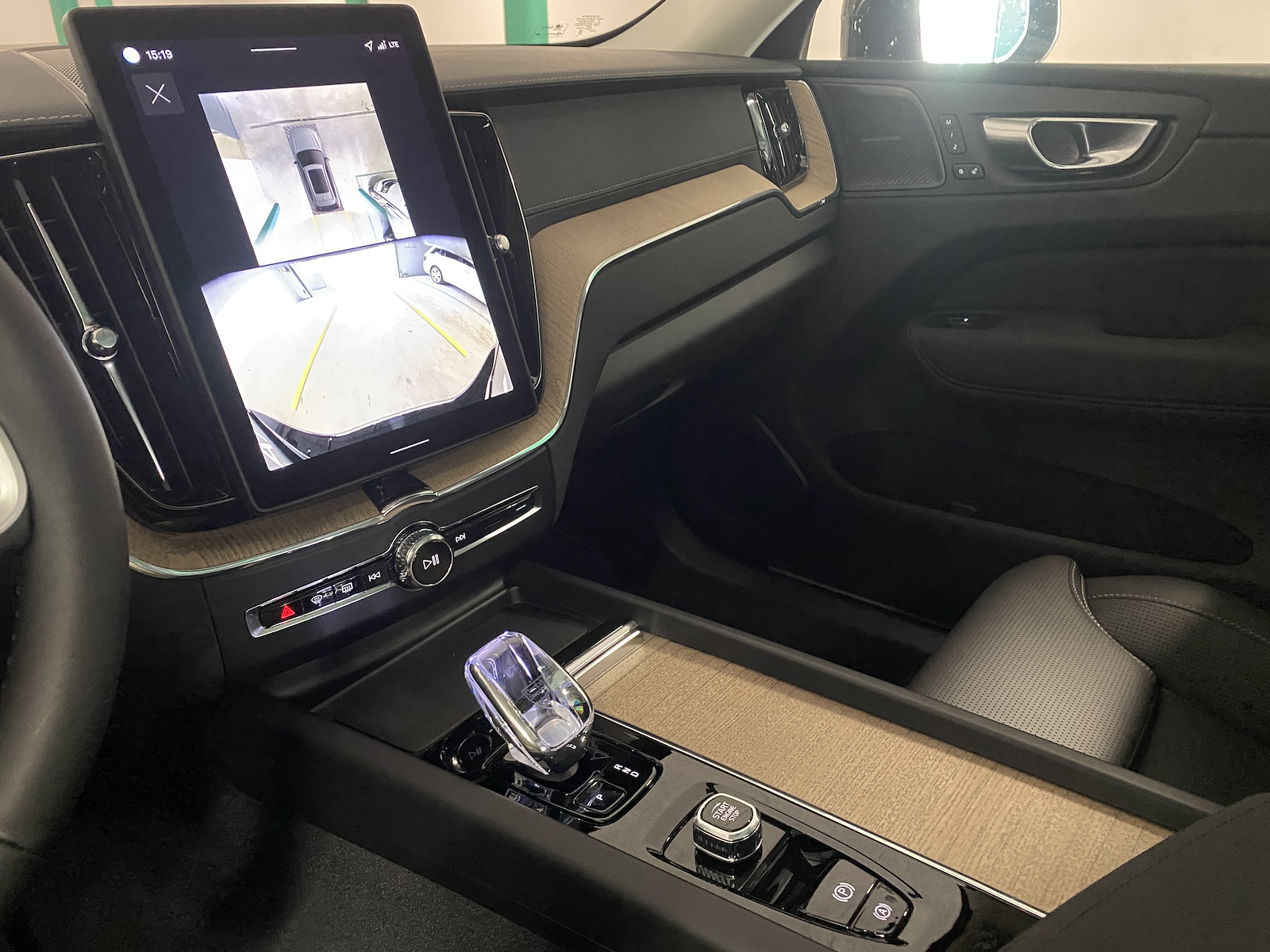VOLVO XC60 2.0 T6 TE Ultra Bright eAWD-image-11