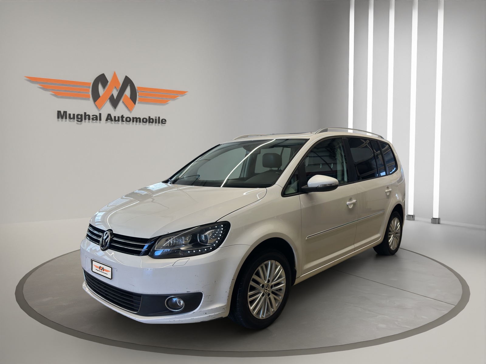 VW Touran 1.6 TDI Highline DSG-image-0
