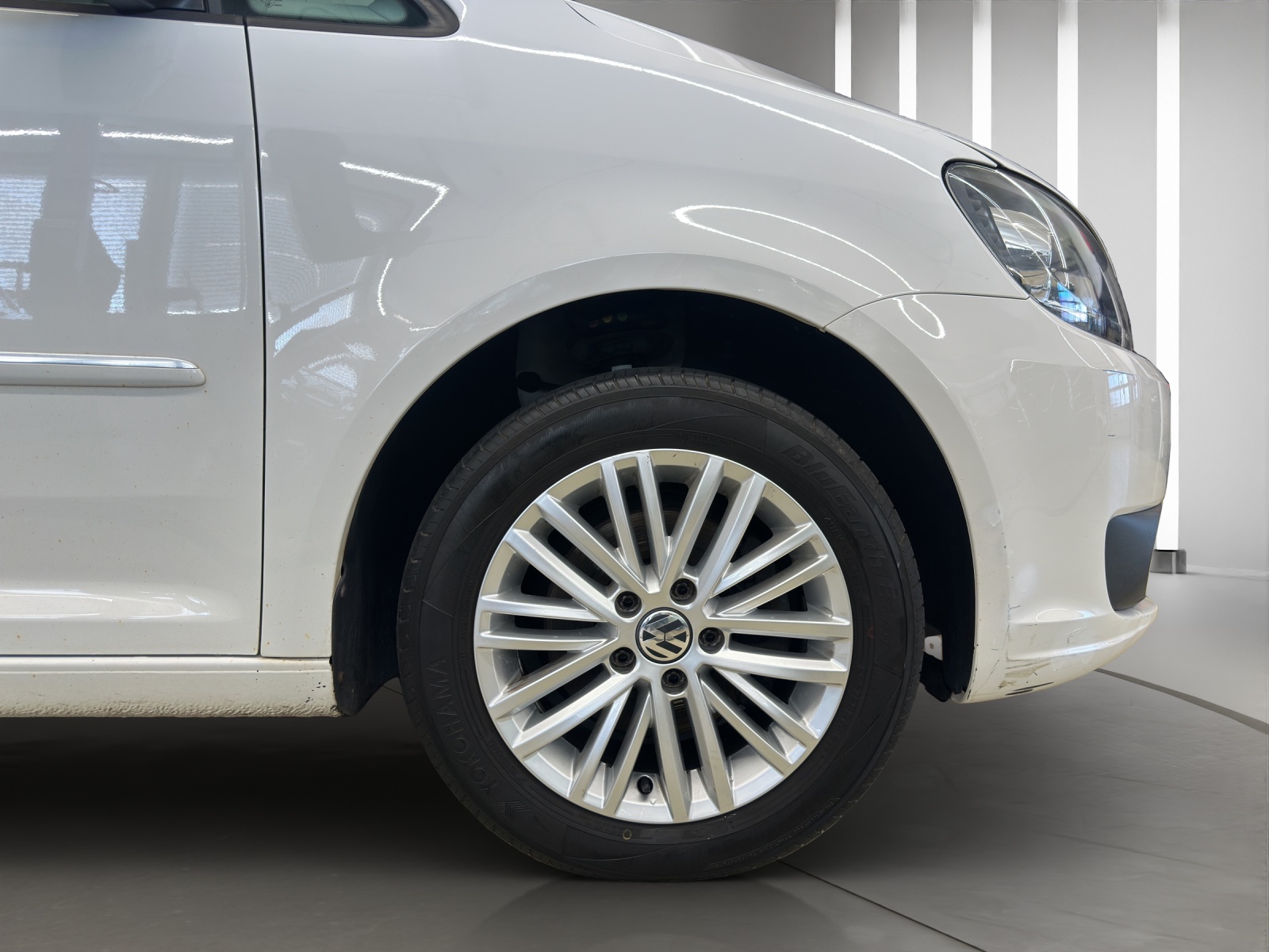 VW Touran 1.6 TDI Highline DSG-image-15