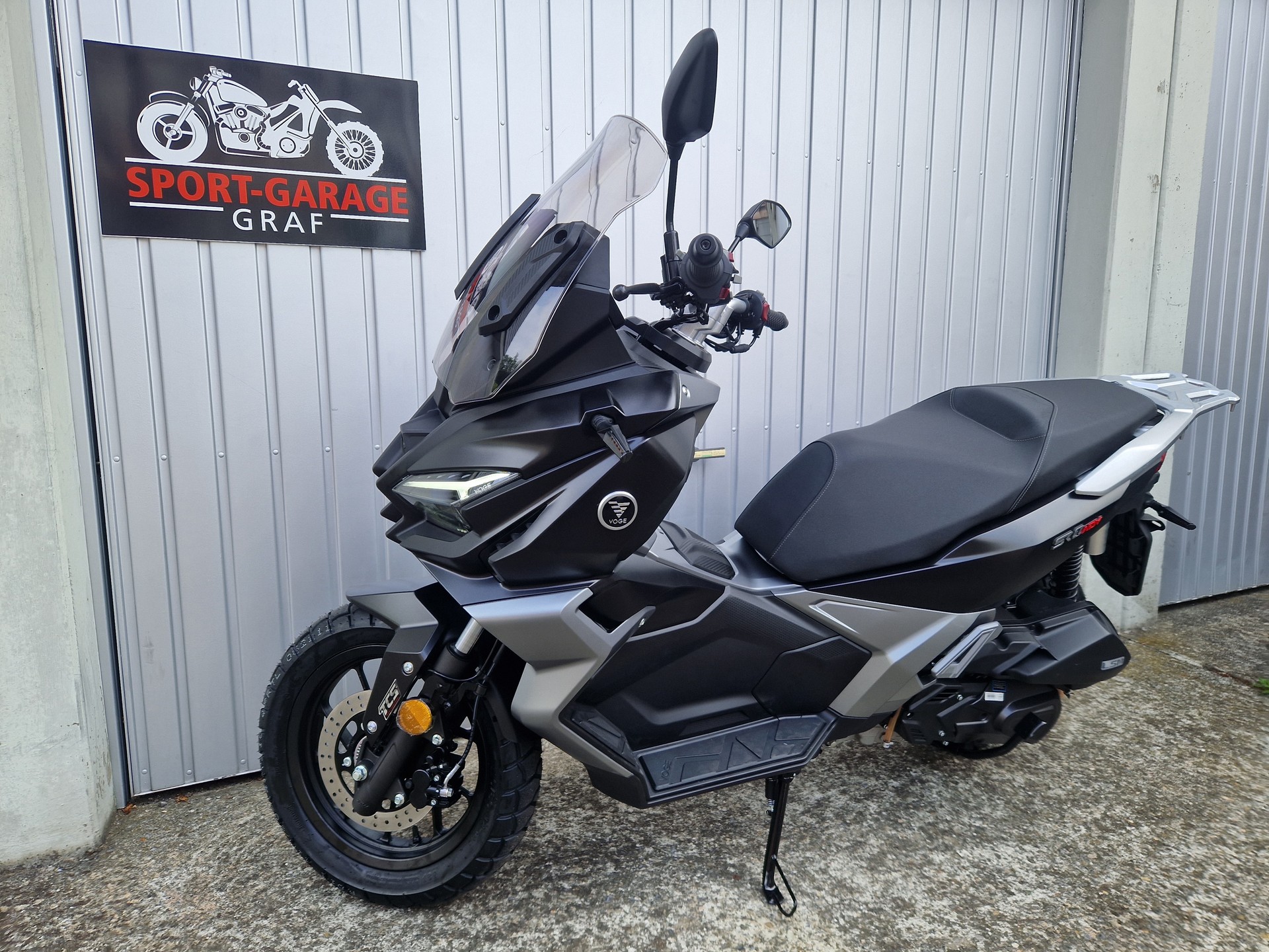 VOGE SR1 ADV Black-showroom-element-2