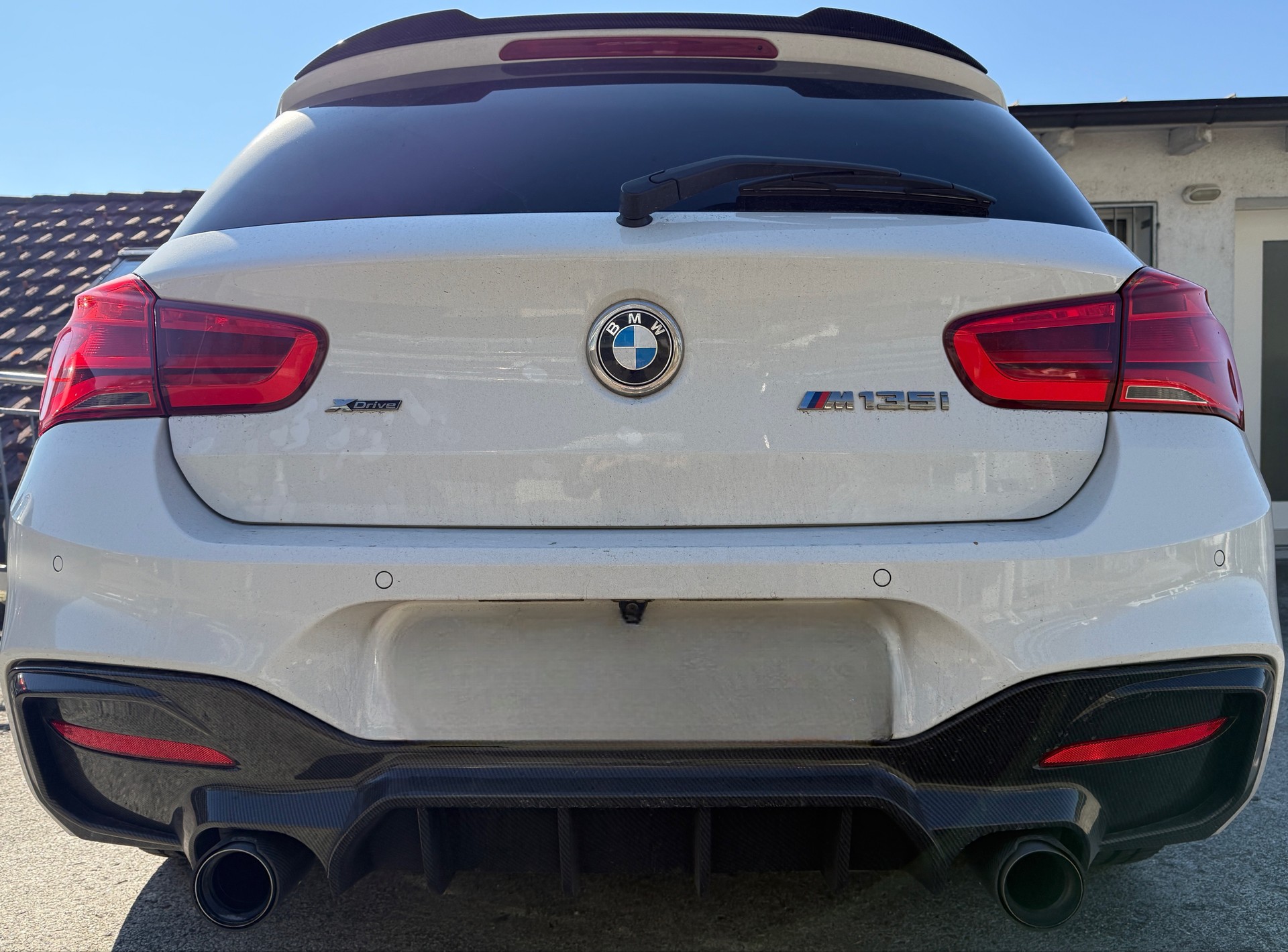 BMW M135i xDrive Steptronic-image-4