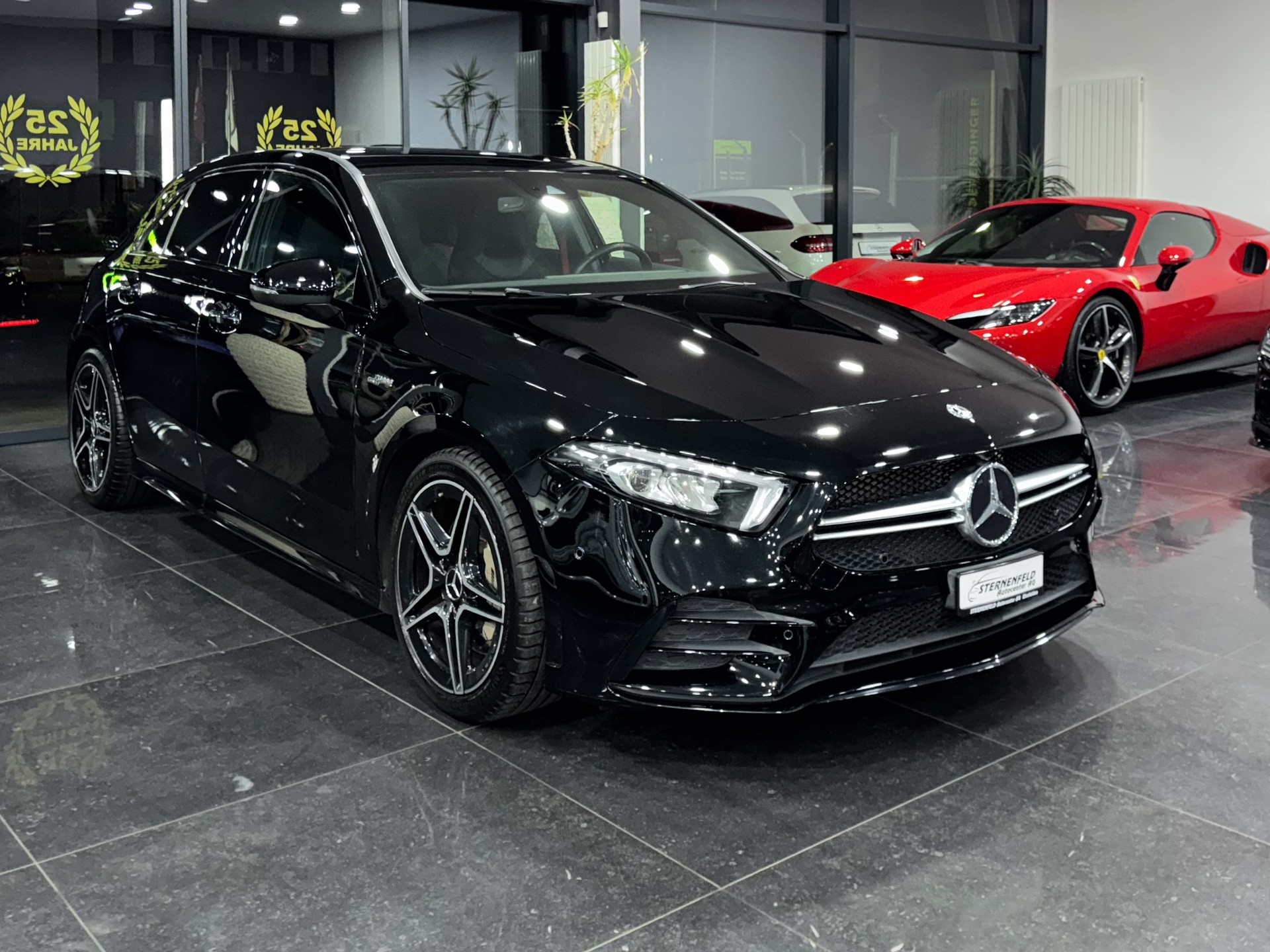 MERCEDES-BENZ A 35 AMG 4Matic Speedshift-image-2