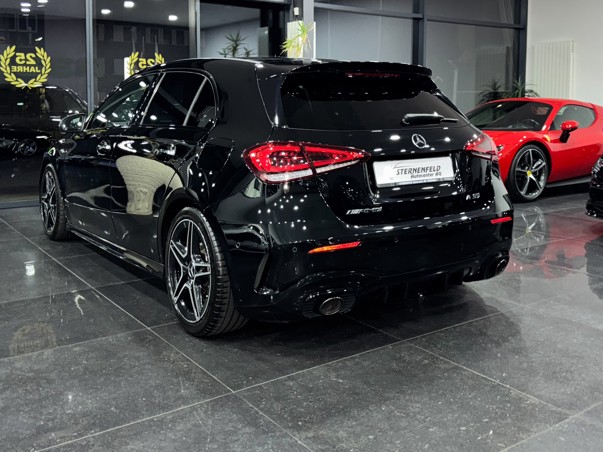 MERCEDES-BENZ A 35 AMG 4Matic Speedshift-image-5