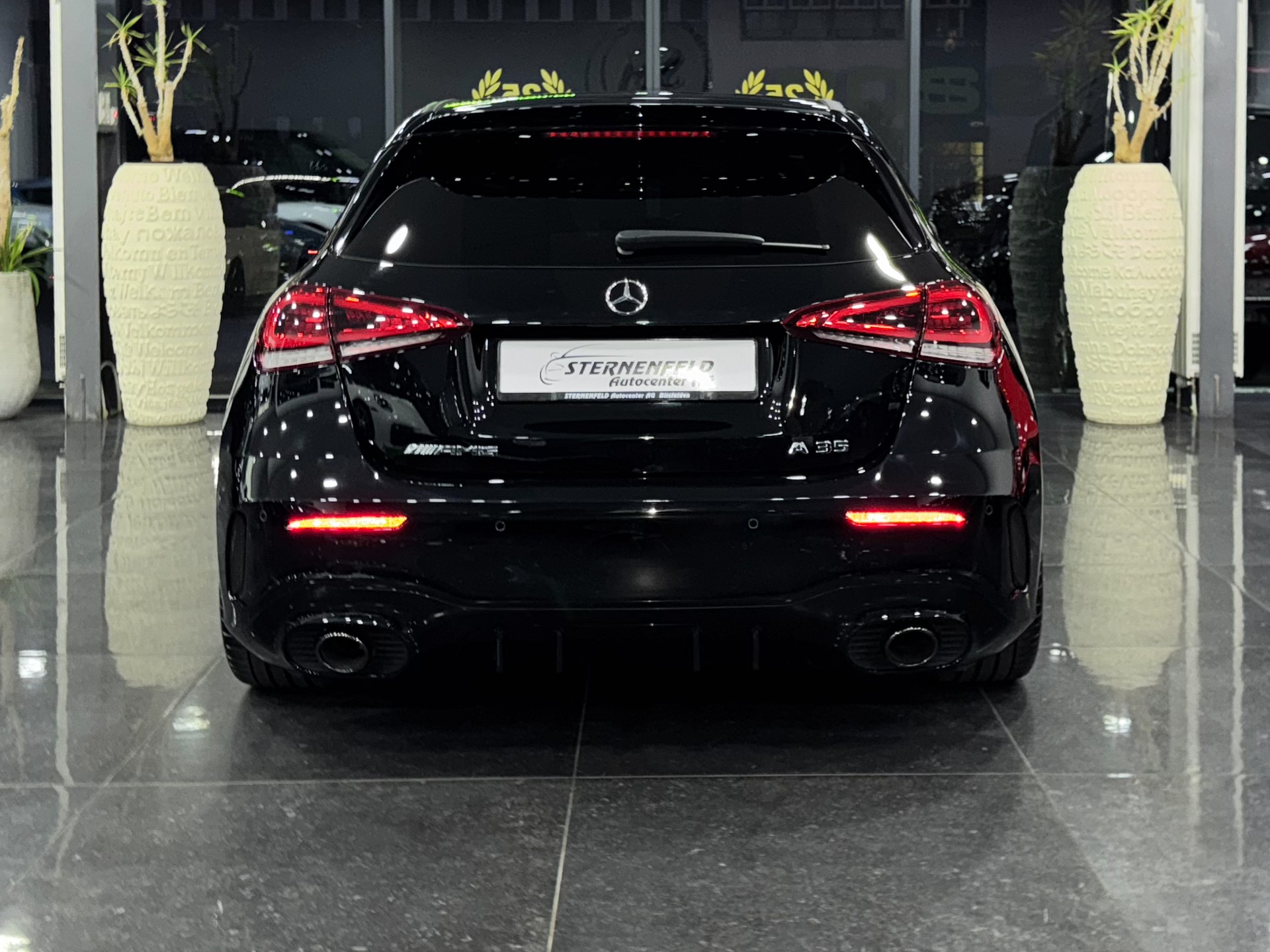 MERCEDES-BENZ A 35 AMG 4Matic Speedshift-image-4