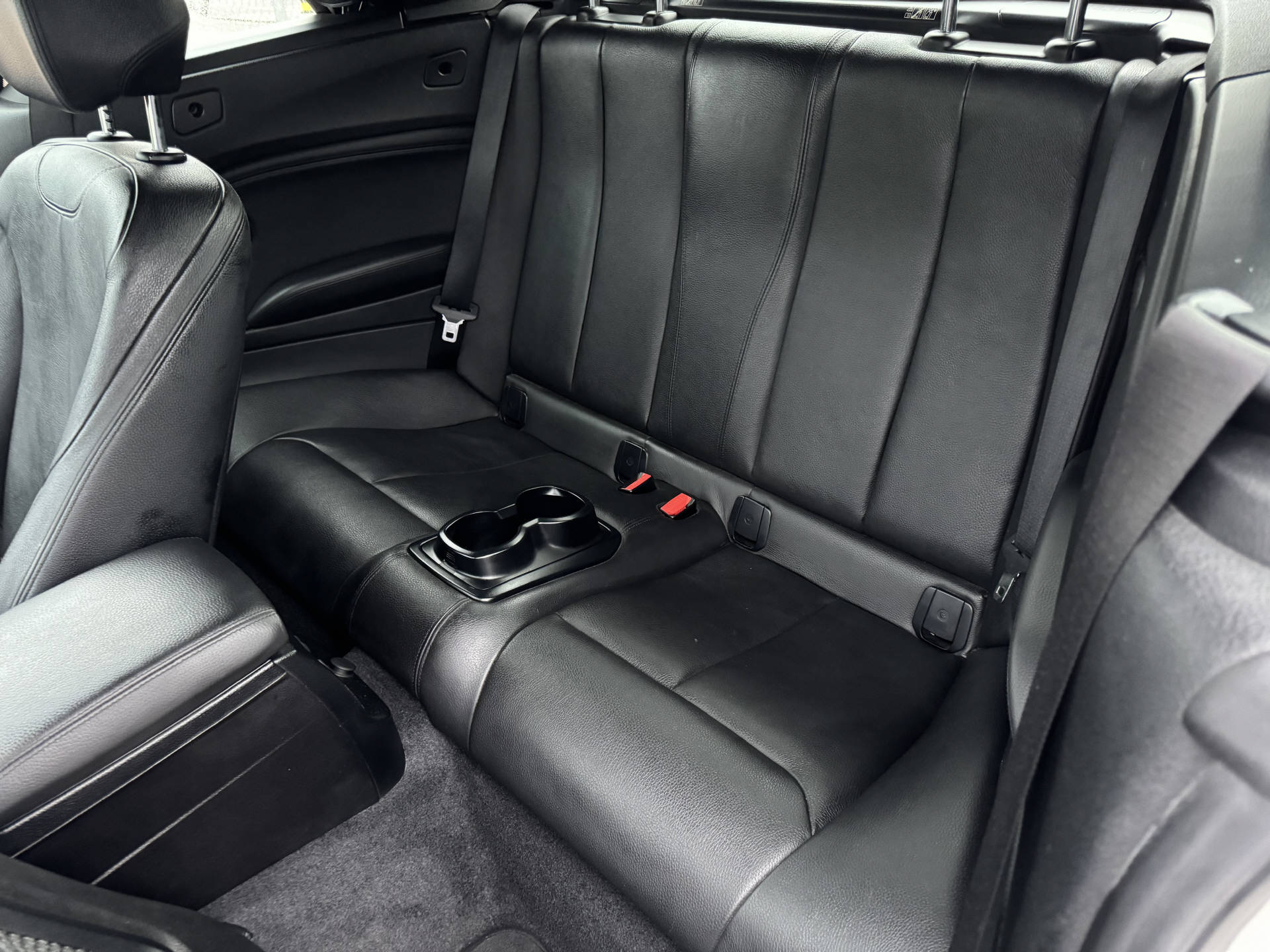 BMW 220i Cabrio M-Sport-image-14