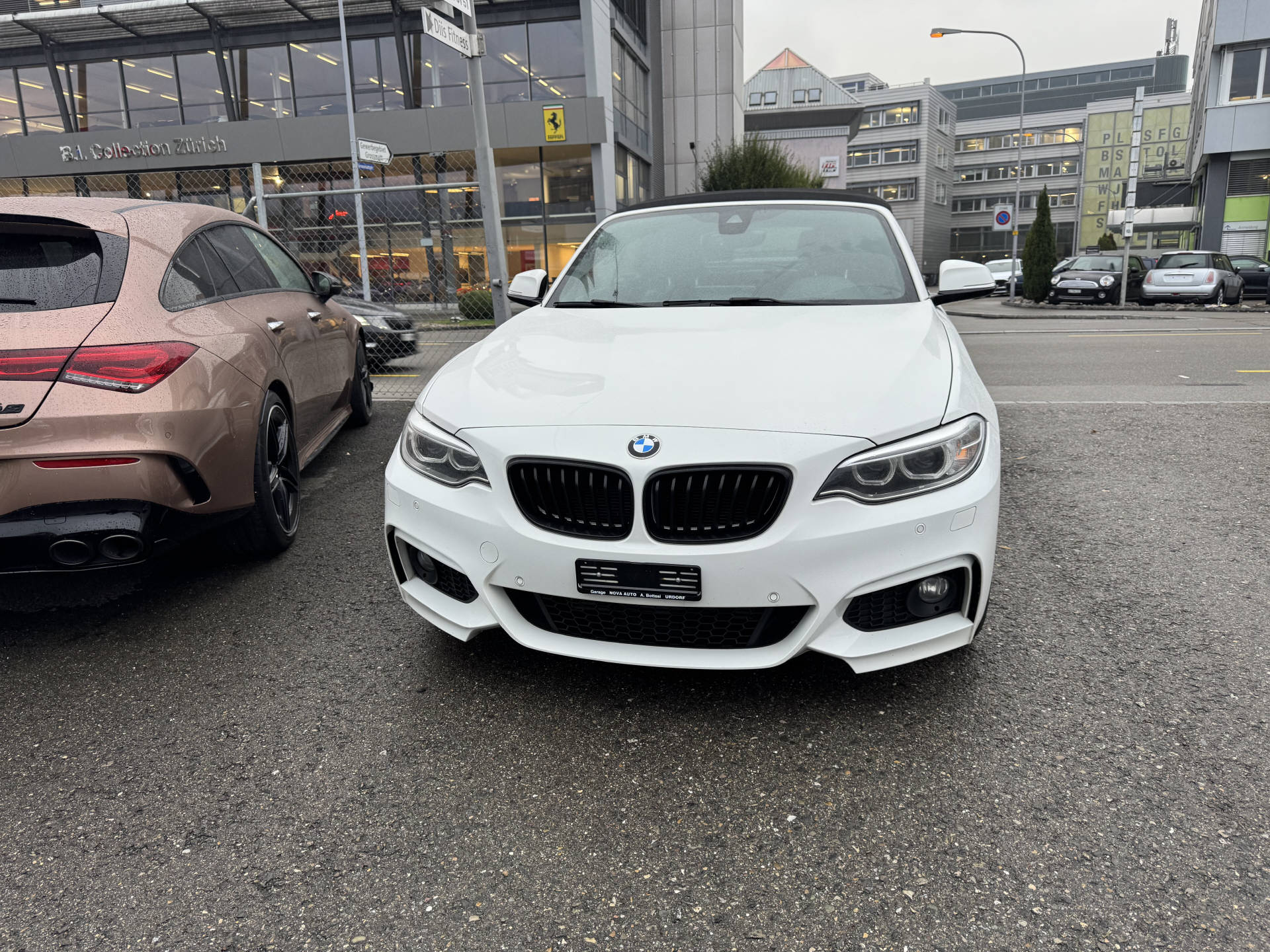 BMW 220i Cabrio M-Sport-image-1