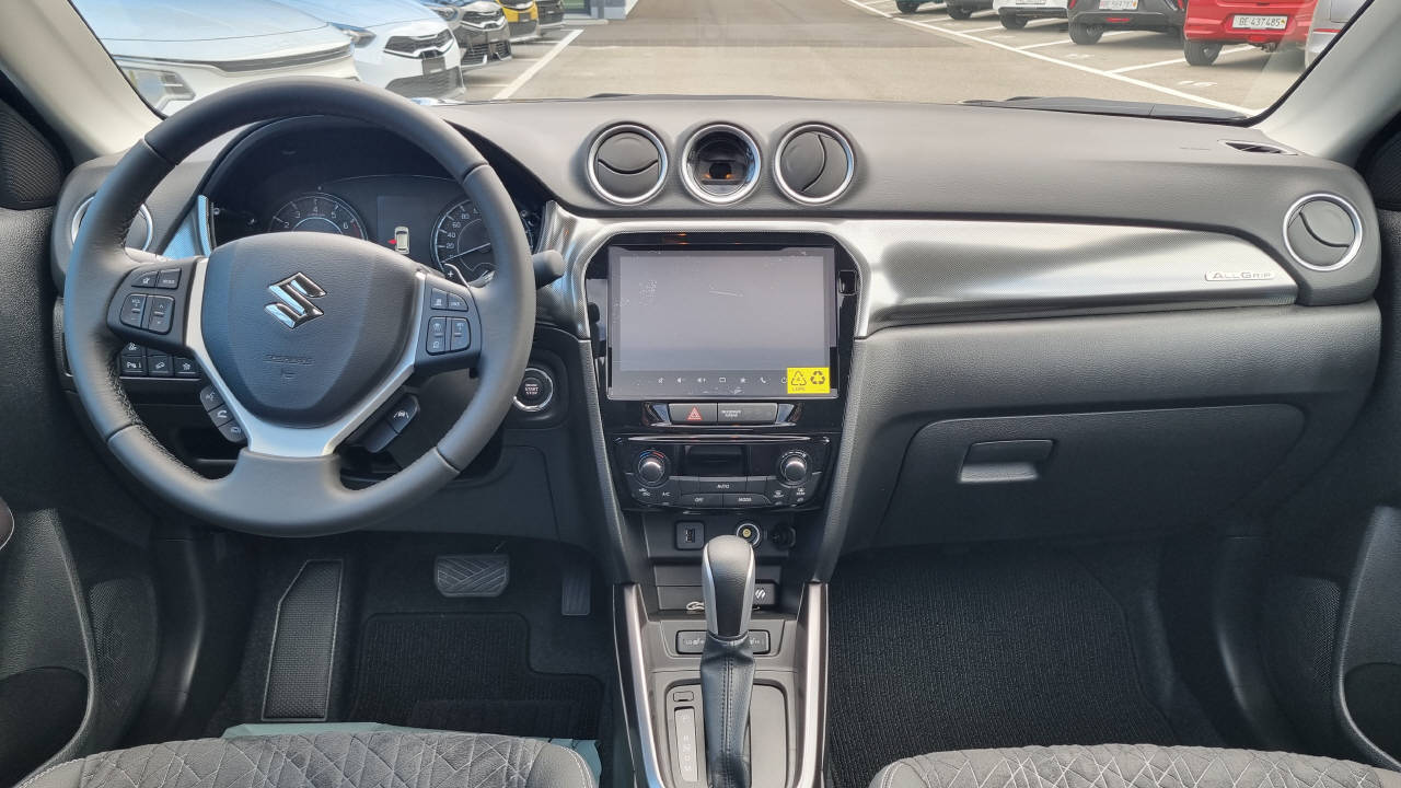 SUZUKI Vitara 1.4 T Compact Top Hybrid 4x4-image-8