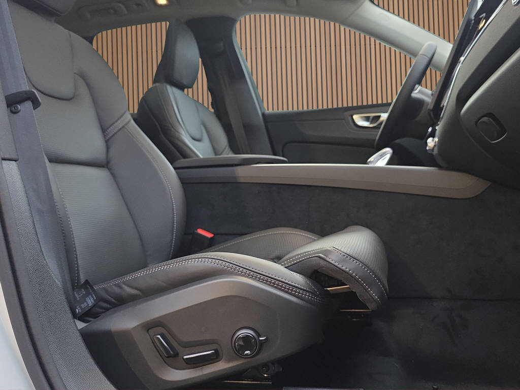 VOLVO XC60 2.0 T6 TE Ultra Dark eAWD-image-11