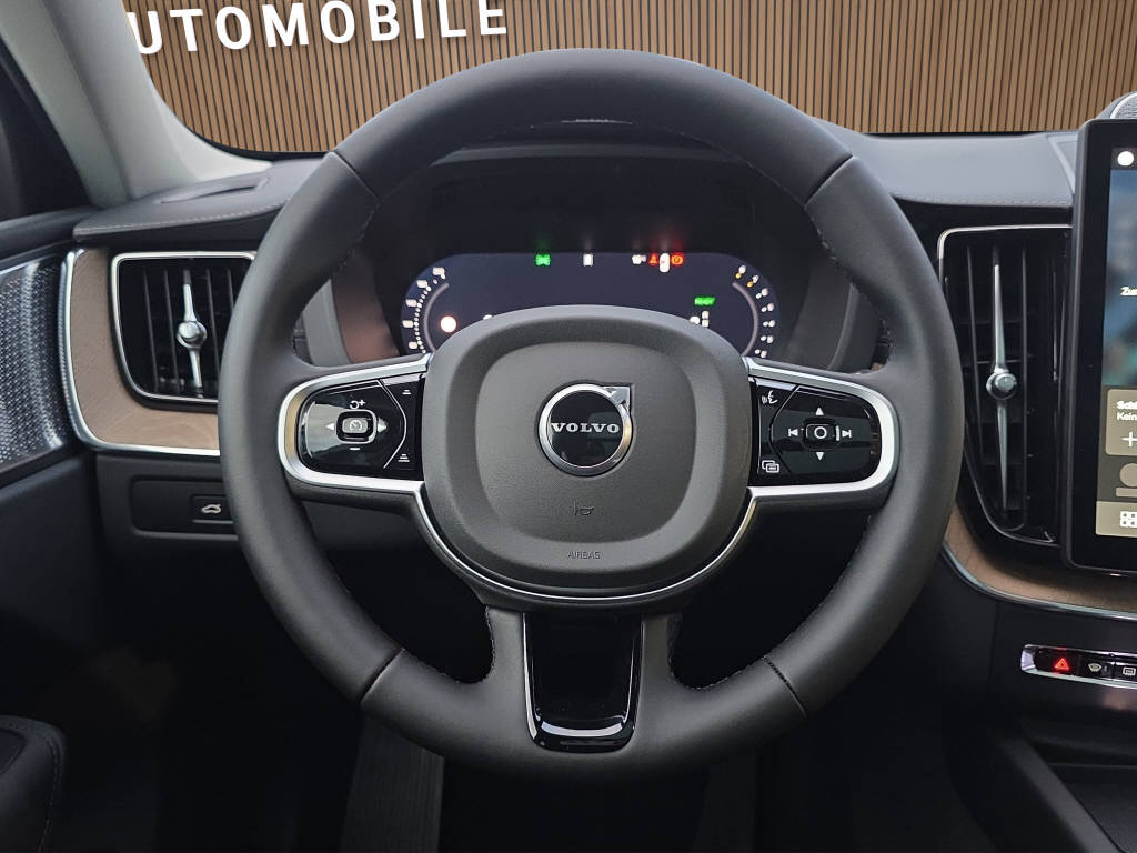 VOLVO XC60 2.0 T6 TE Ultra Dark eAWD-image-12