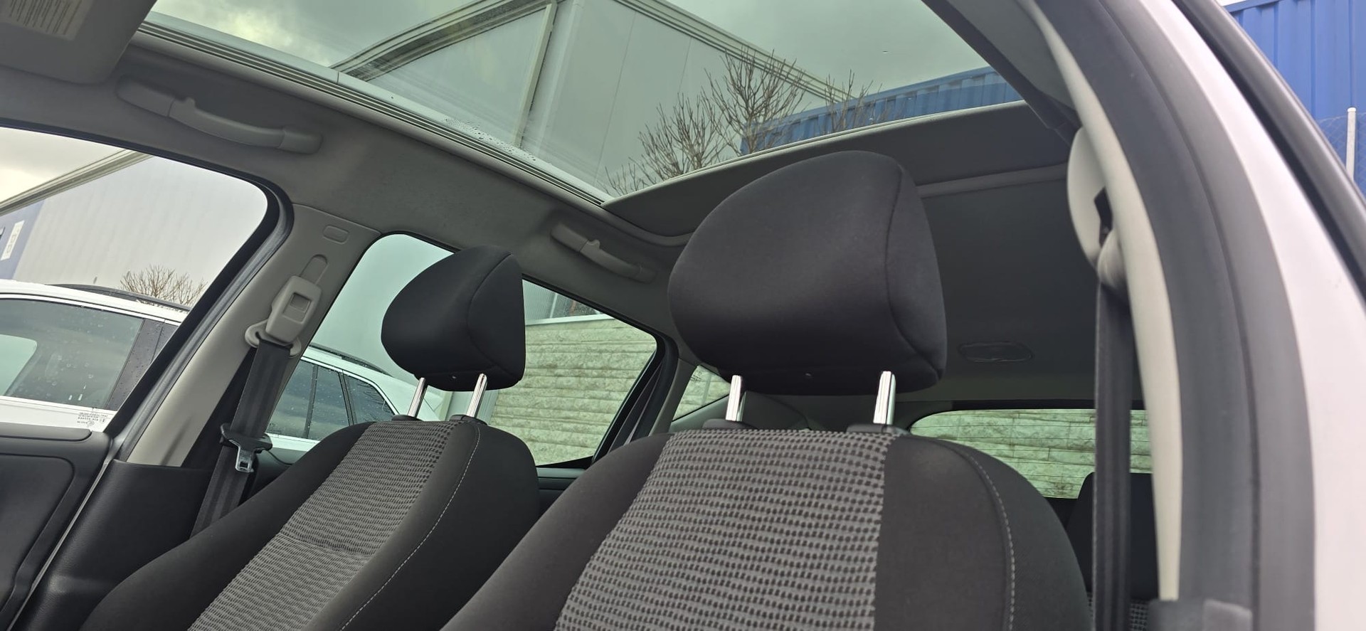 PEUGEOT 207 SW 1.6 16V Lion Edition Automatic-image-6