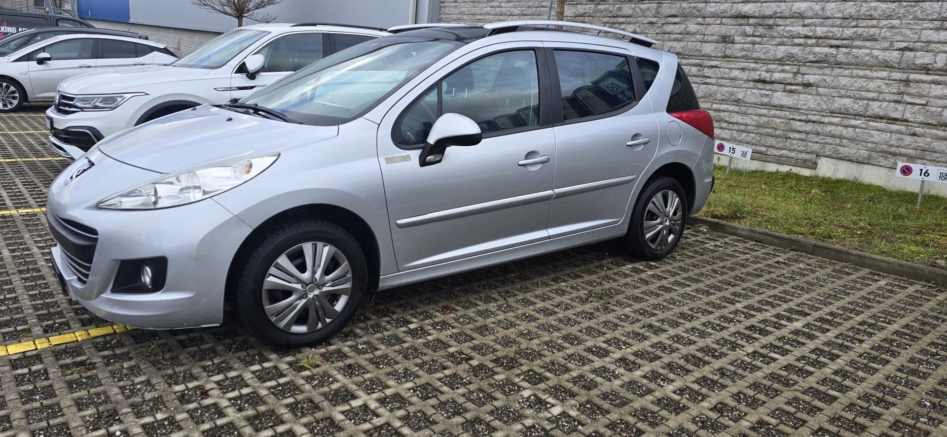 PEUGEOT 207 SW 1.6 16V Lion Edition Automatic-image-3
