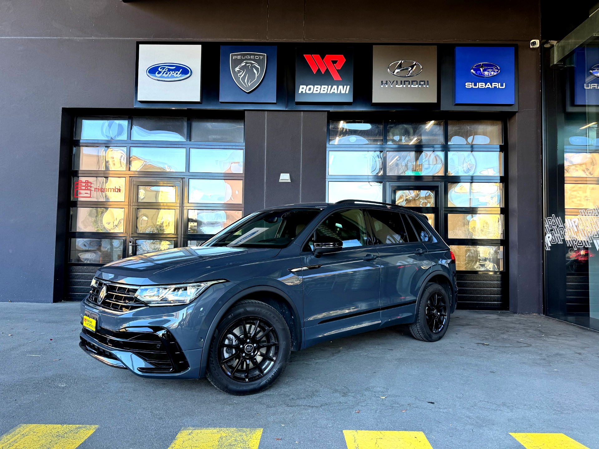 VW Tiguan 2.0TSI R-Line 4Motion DSG-image-0