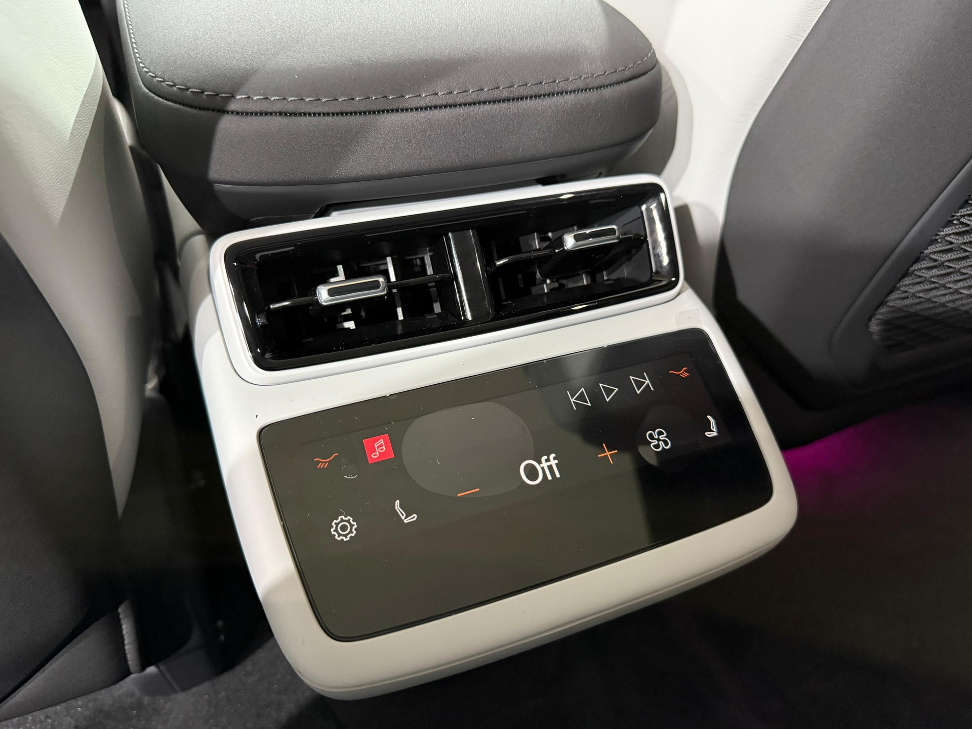POLESTAR 4 Long Range Dual Motor Prime-image-14