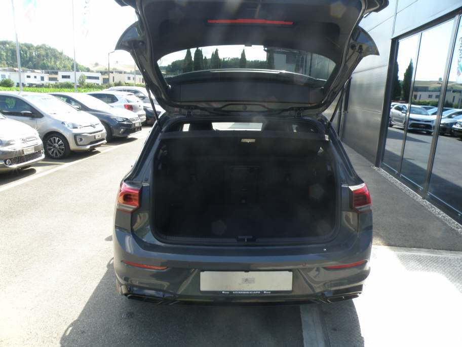 VW Golf VIII 2.0 TDI R-Line DSG 4motion-image-4