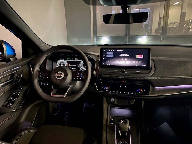 NISSAN Qashqai 1.3 DIG-T Tekna+ 4x4-image-10