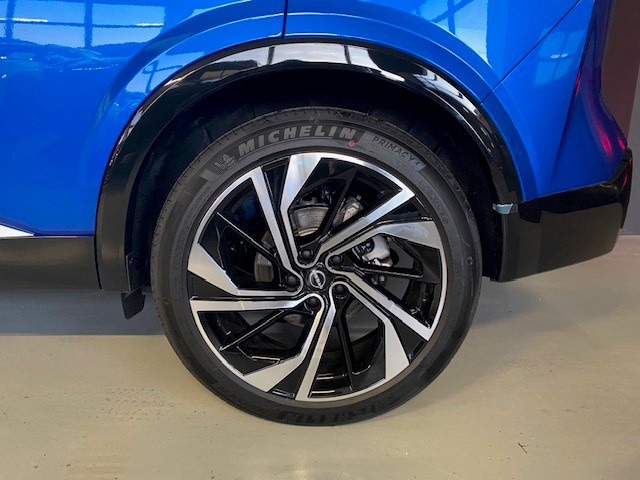 NISSAN Qashqai 1.3 DIG-T Tekna+ 4x4-image-6