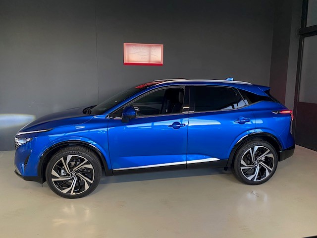NISSAN Qashqai 1.3 DIG-T Tekna+ 4x4-image-2