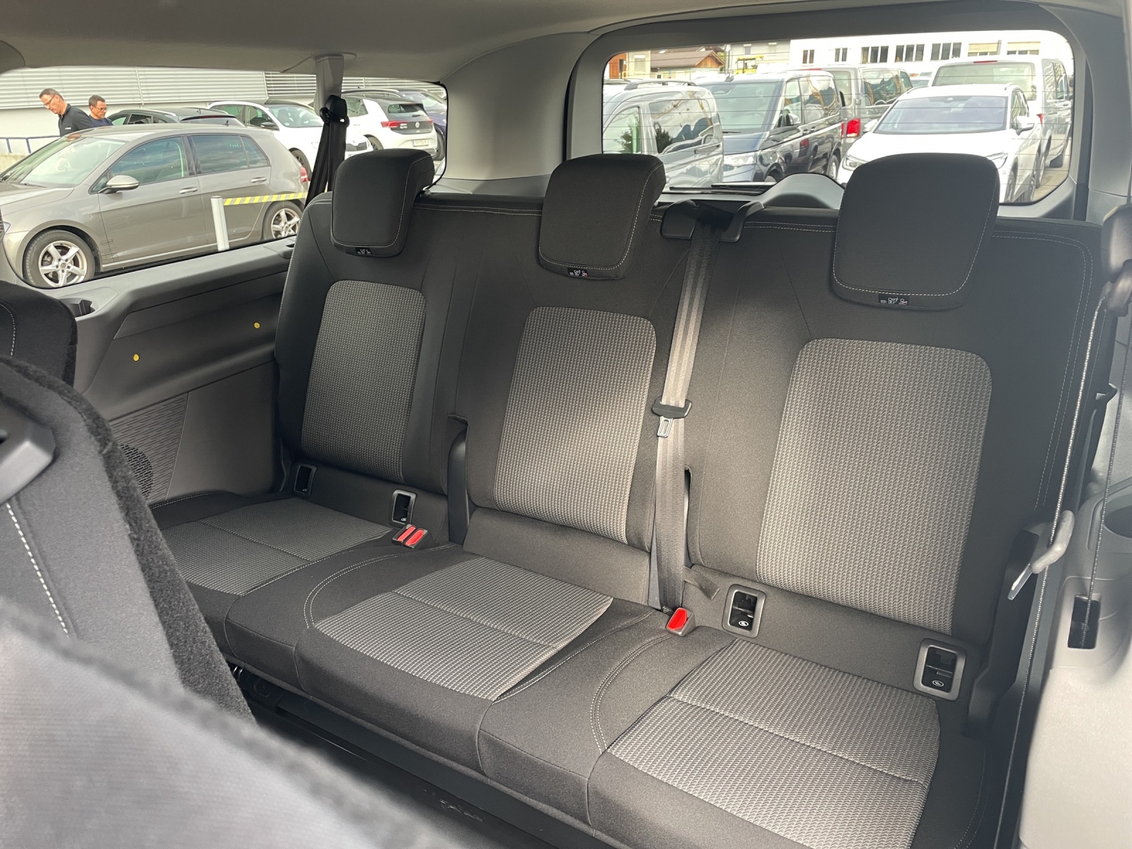 VW Caravelle 2.0 TDI Style LWB 4 Motion Aut 8-image-14