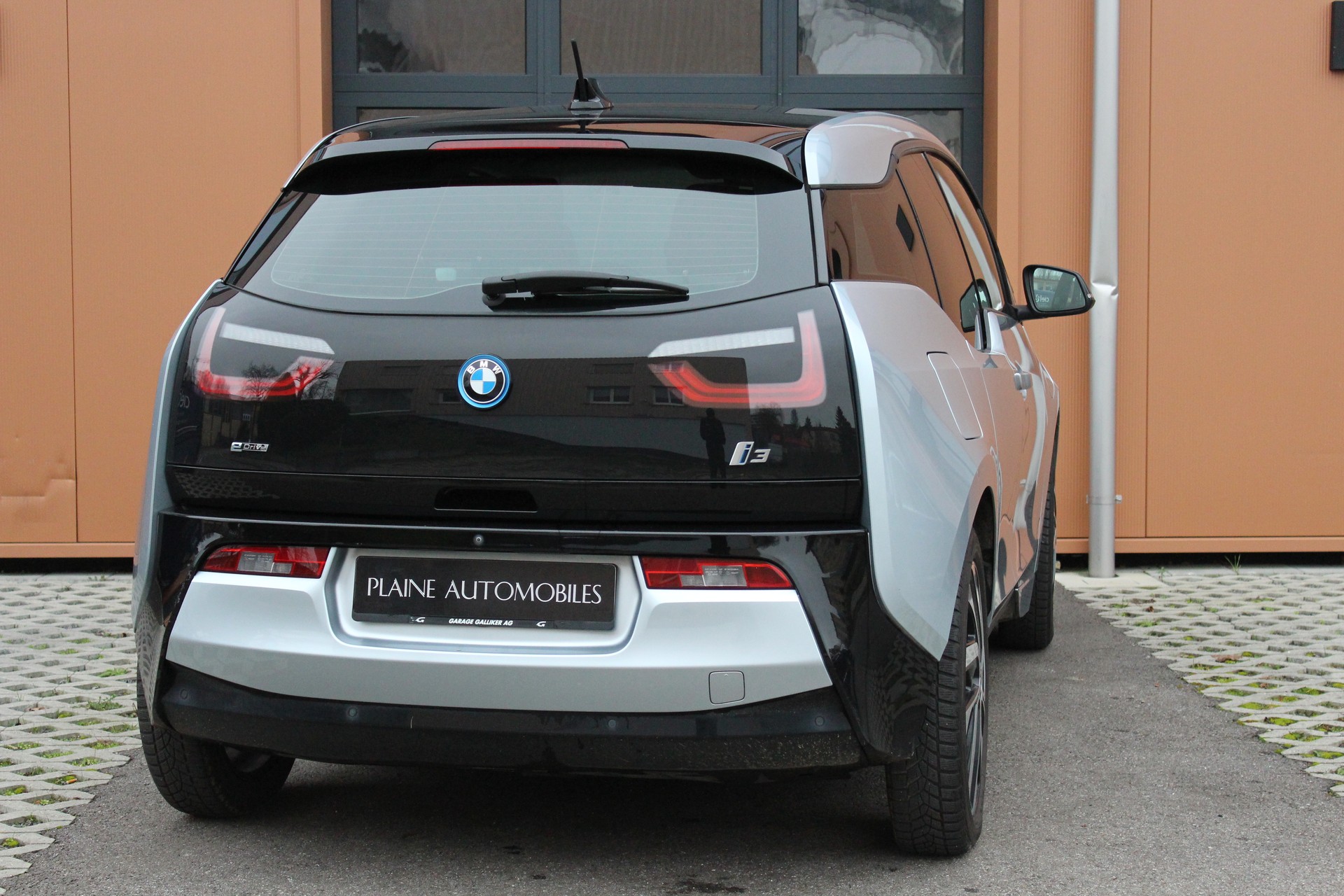 BMW i3 (60Ah) Range Extender - "Véhicule CH * 8 Roues * Harman&Kardon * Essence/Electrique * Expertisé du jour"-image-5