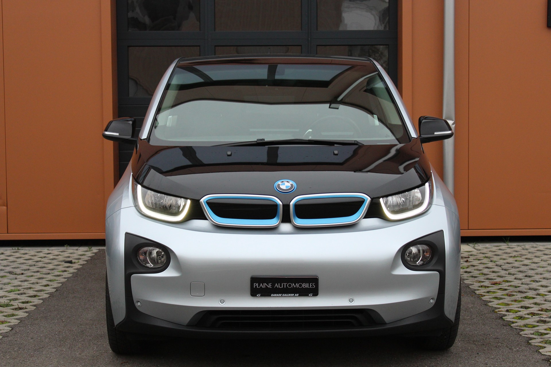 BMW i3 (60Ah) Range Extender - "Véhicule CH * 8 Roues * Harman&Kardon * Essence/Electrique * Expertisé du jour"-image-1