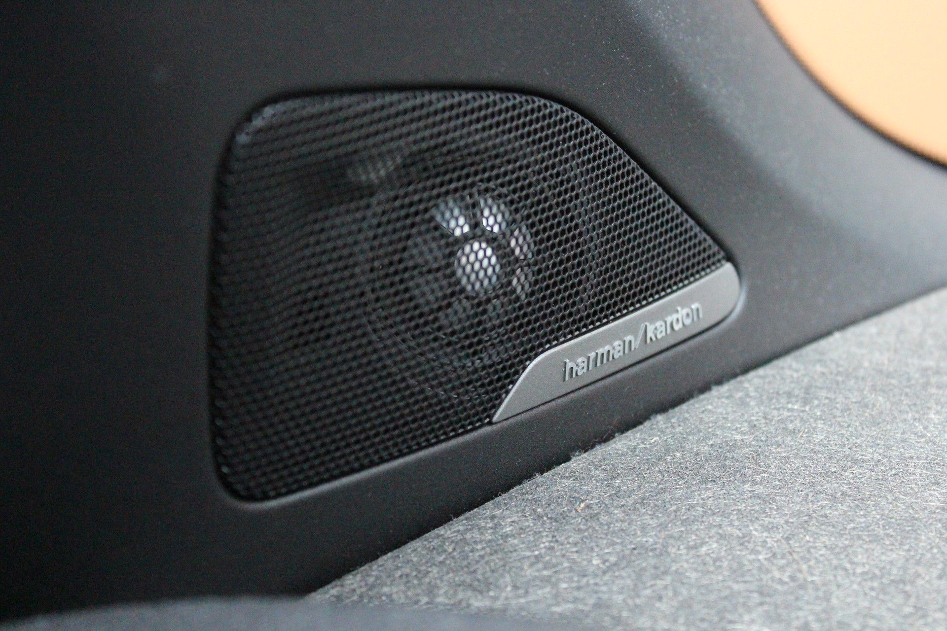BMW i3 (60Ah) Range Extender - "Véhicule CH * 8 Roues * Harman&Kardon * Essence/Electrique * Expertisé du jour"-image-8