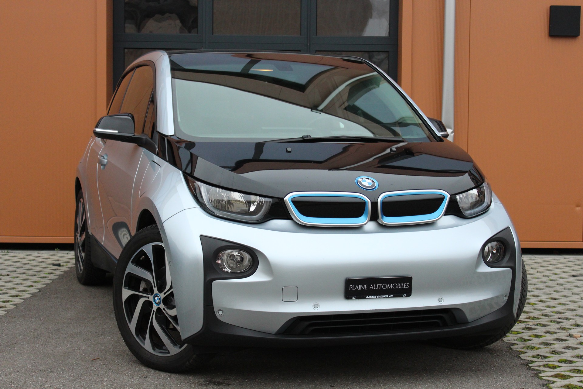 BMW i3 (60Ah) Range Extender - "Véhicule CH * 8 Roues * Harman&Kardon * Essence/Electrique * Expertisé du jour"-image-0