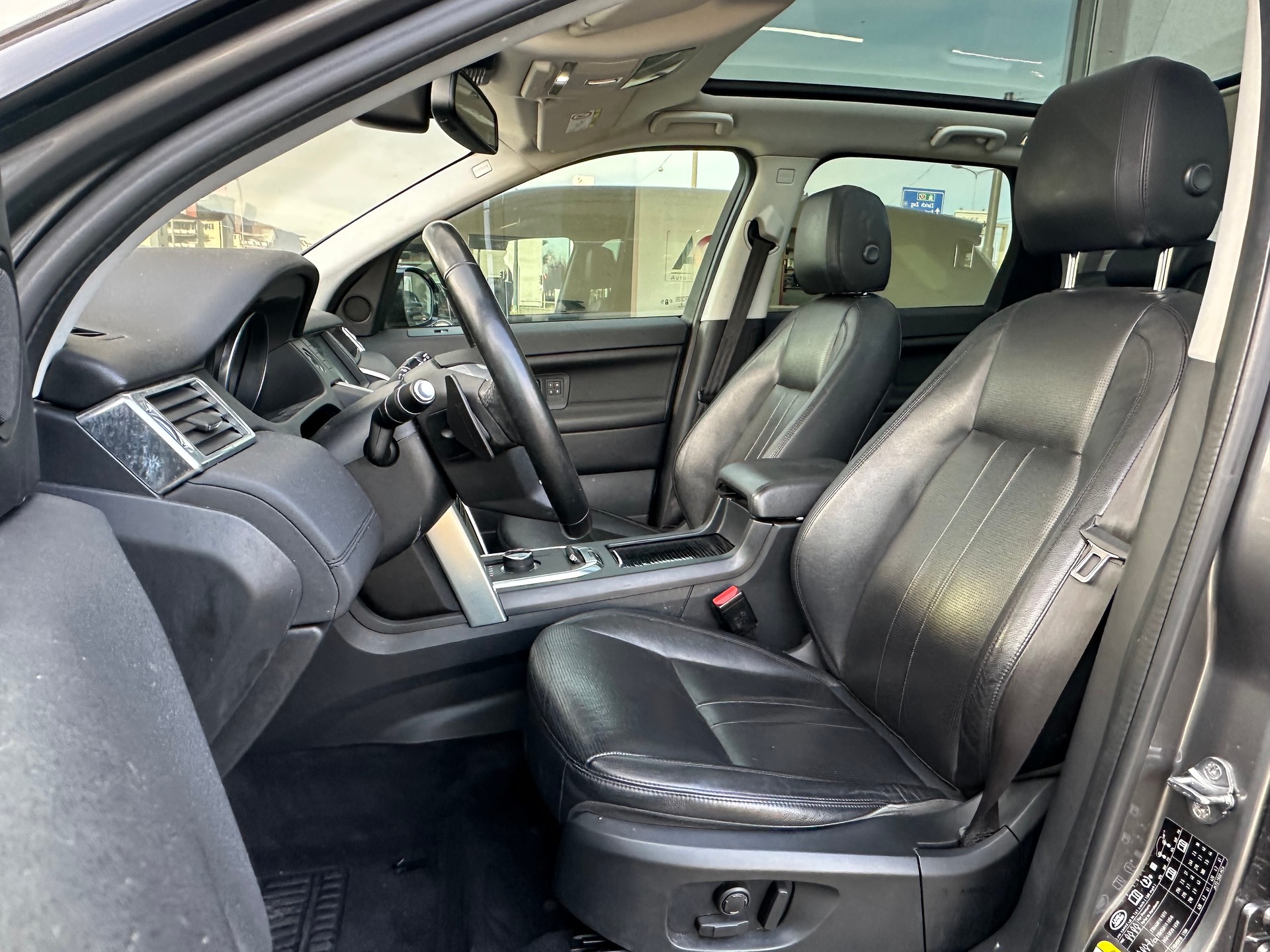 LAND ROVER Discovery Sport 2.0 SD4 SE AT9-image-6